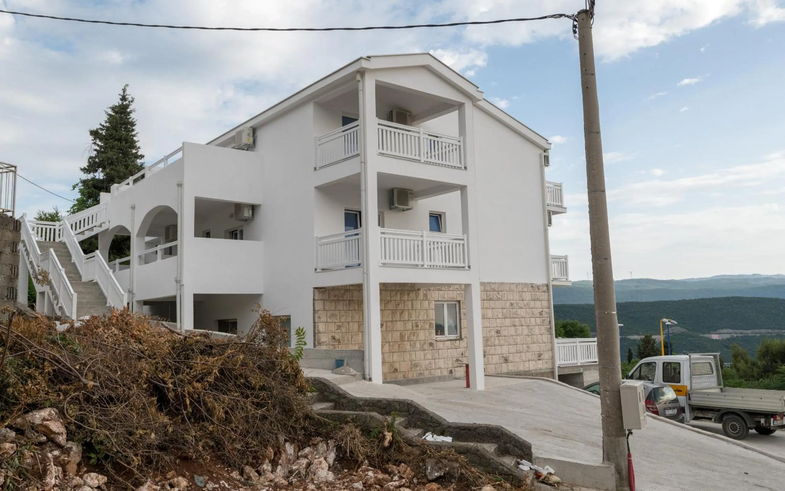 Property building in Villa Doris