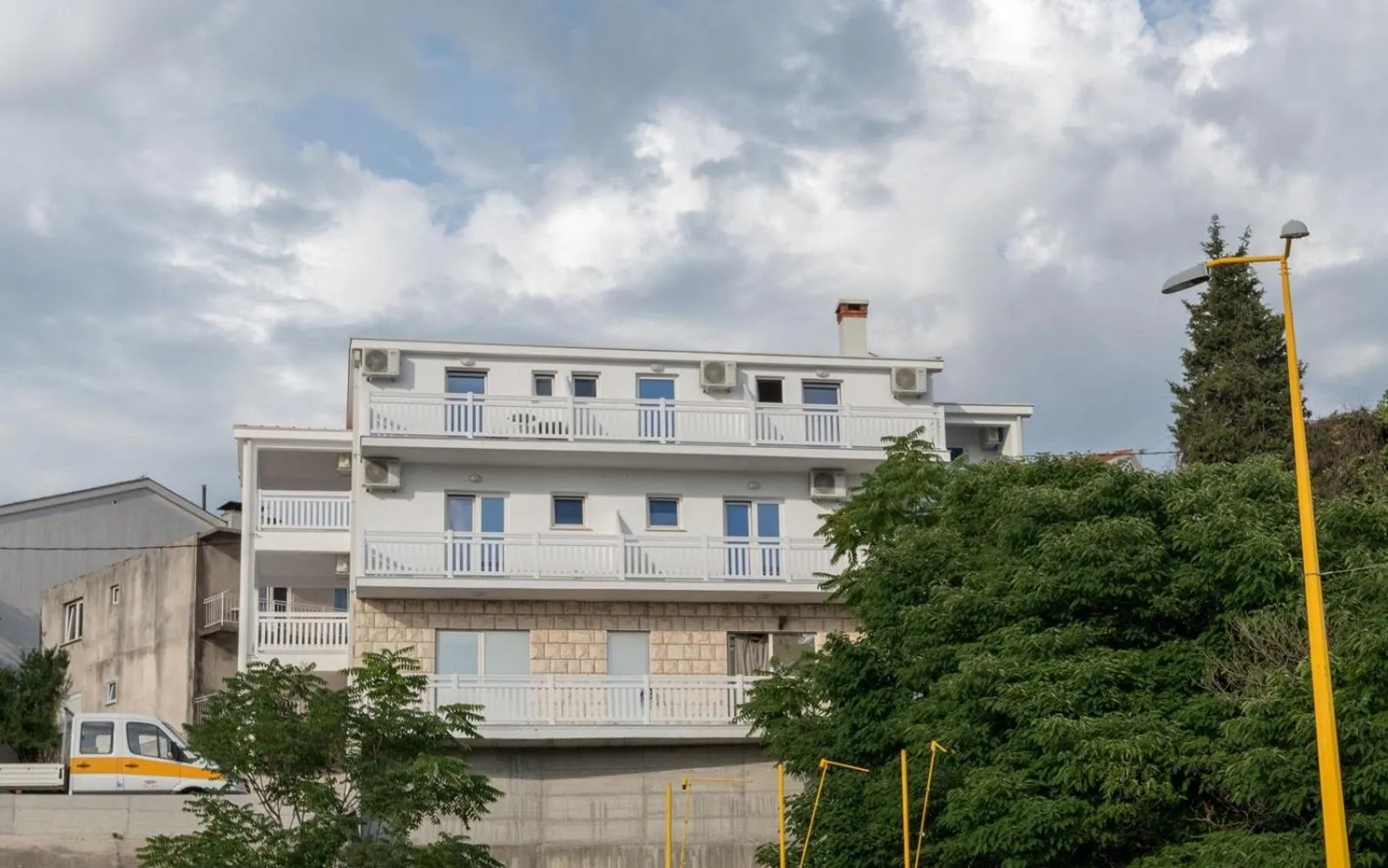 Property building in Villa Doris