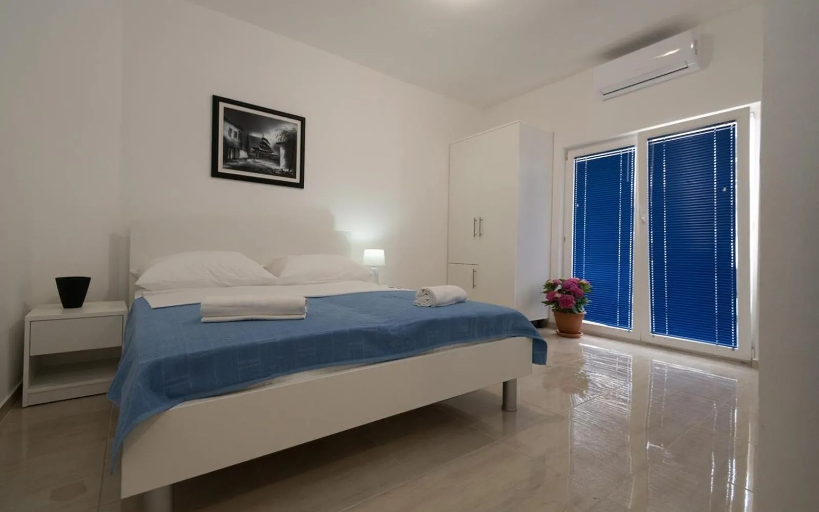 Bedroom, Bed in Villa Doris