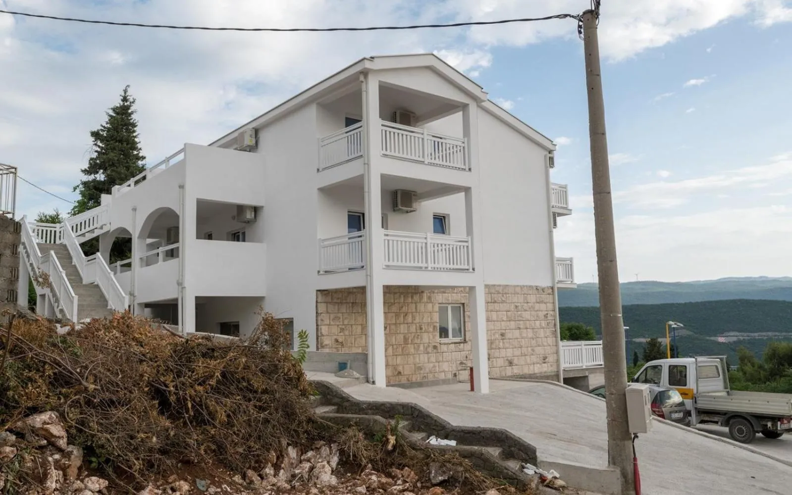 Property building in Villa Doris
