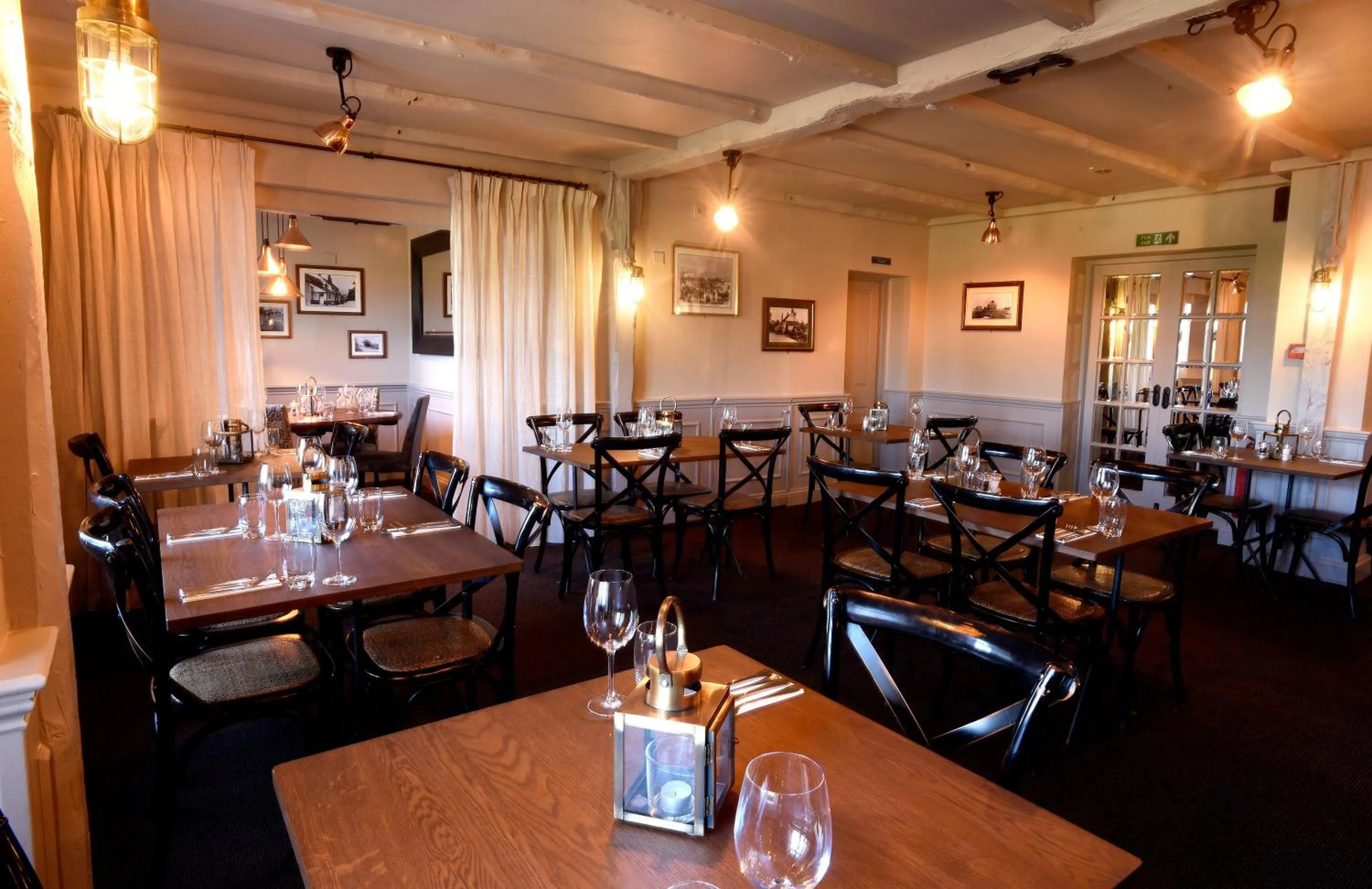 Restaurant/places to eat in The Lifeboat Inn