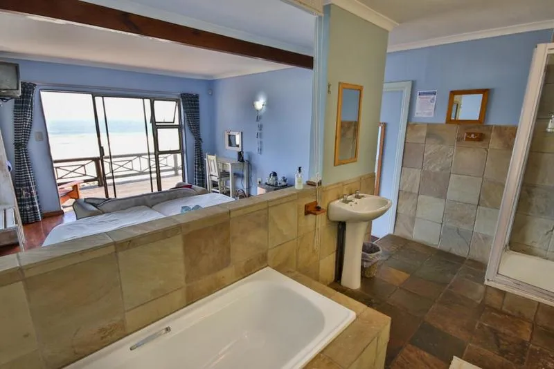 Oyster Bay Beach Lodge