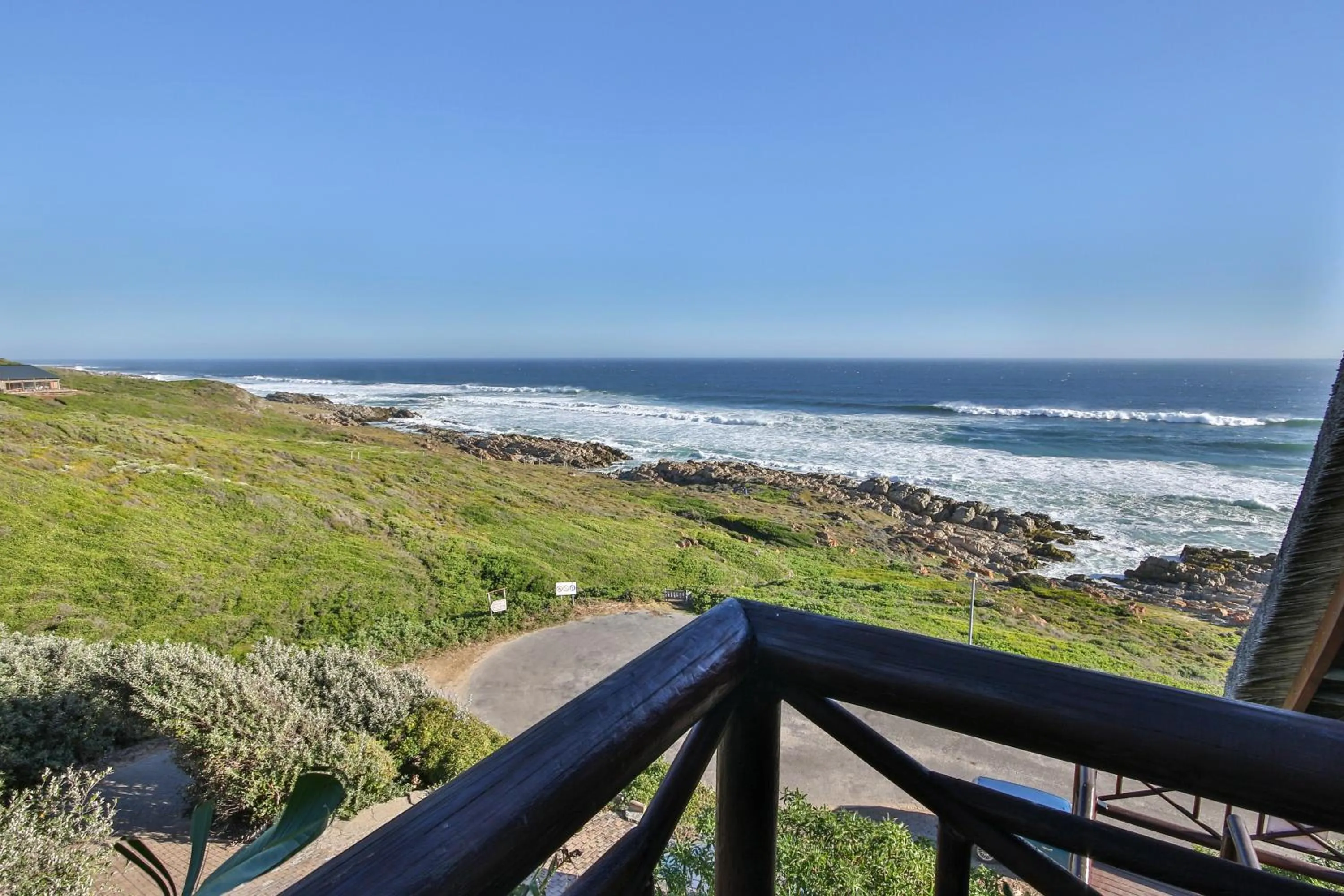 Oyster Bay Beach Lodge