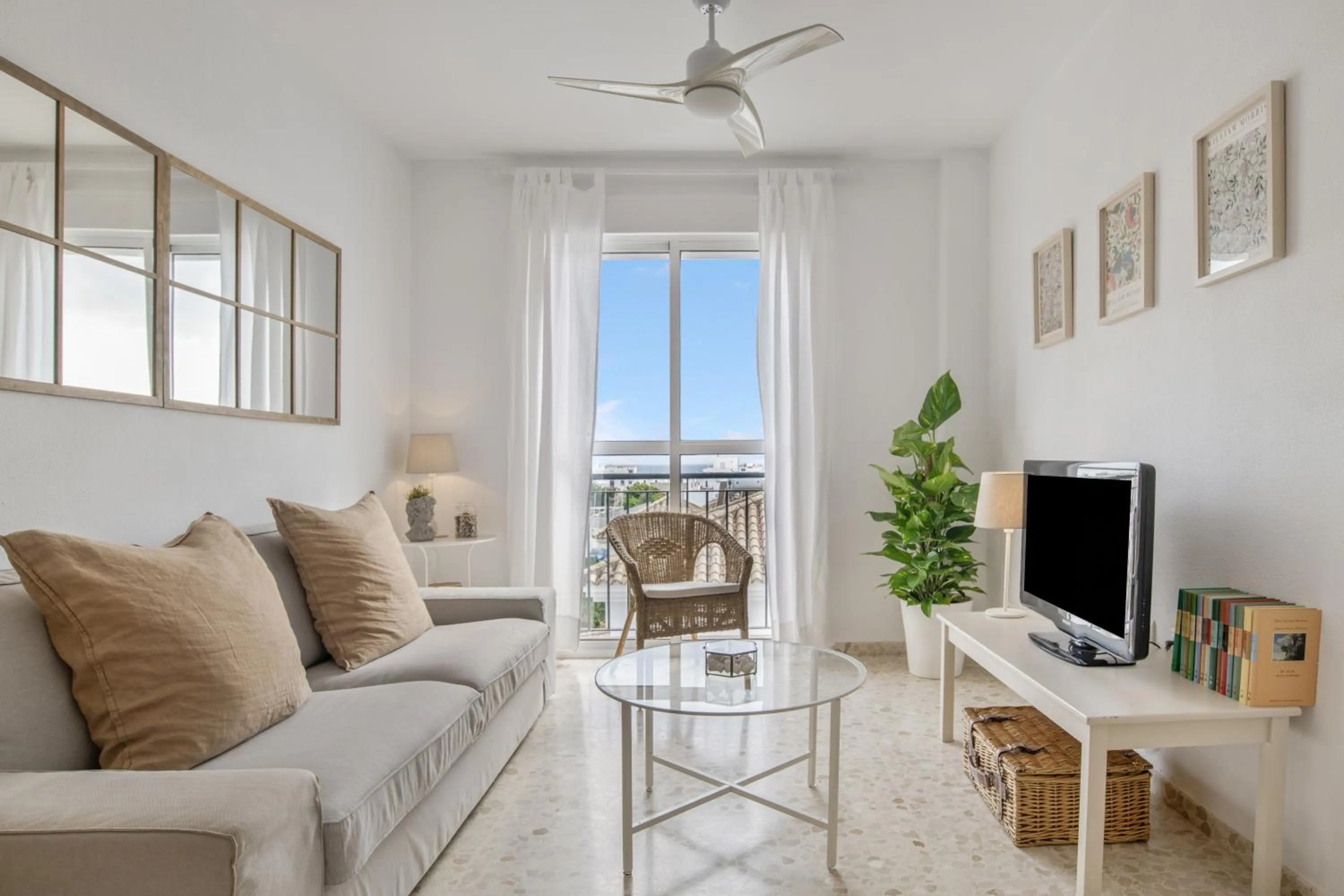 Property building in Piso amplio y luminoso en Conil