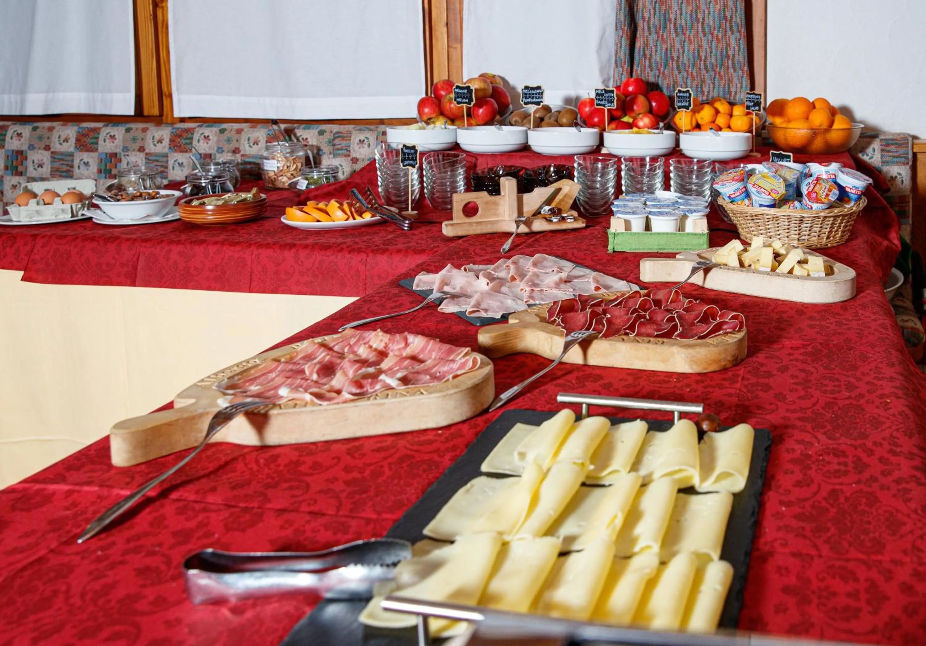 Buffet breakfast in Hotel Villa Rina