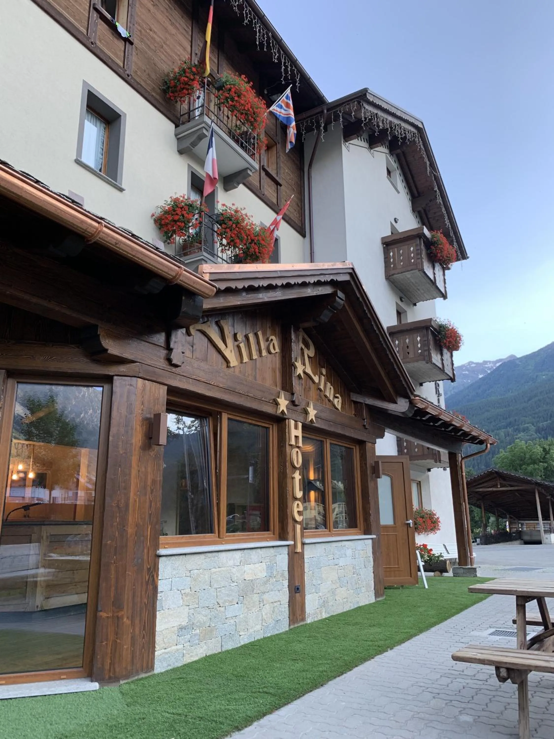 Facade/entrance in Hotel Villa Rina