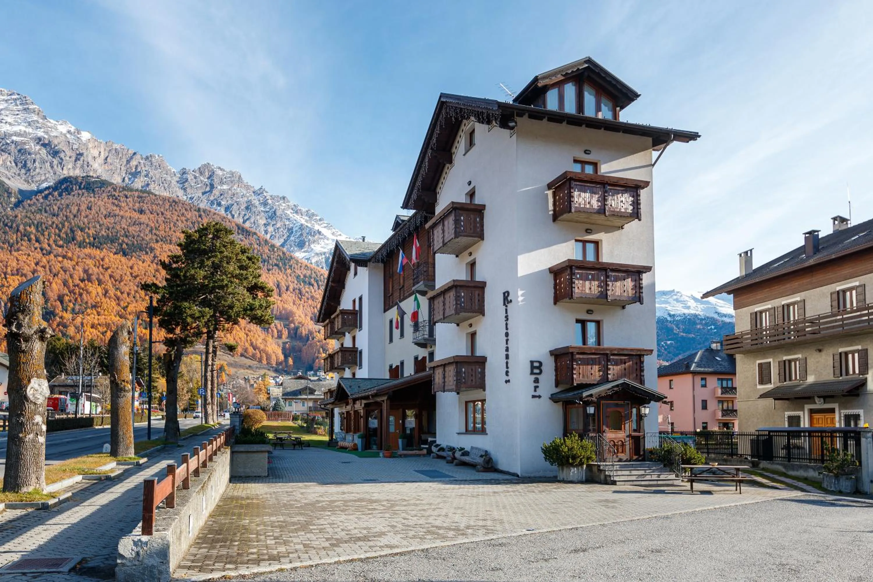 Property building in Hotel Villa Rina