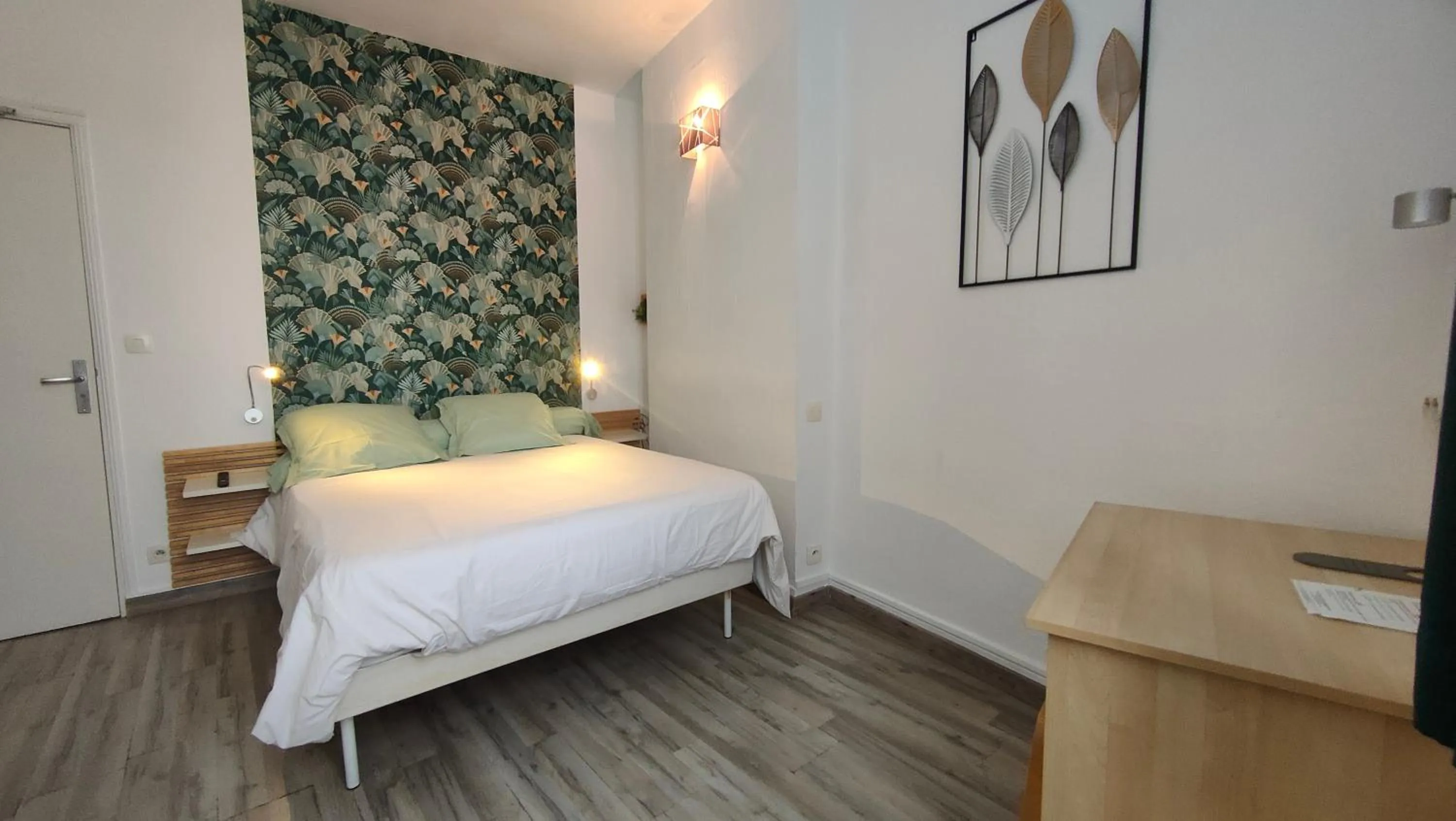 Bed in Hôtel Saint Jean