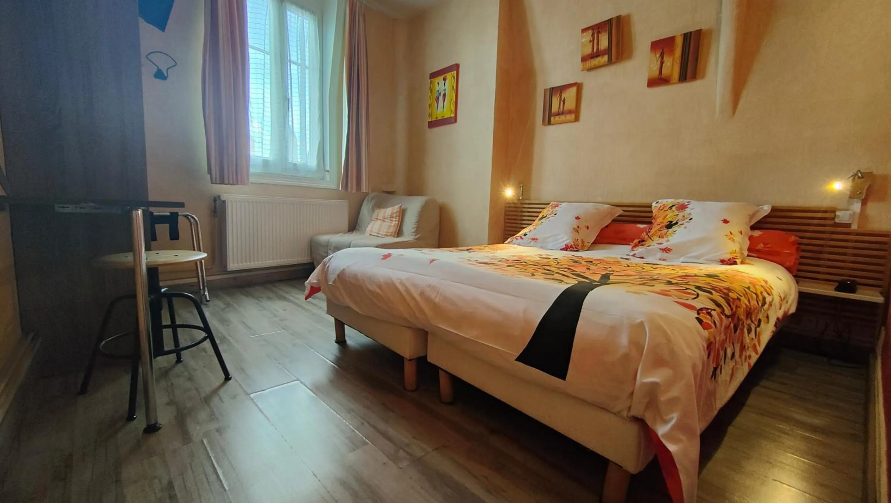 Bed in Hôtel Saint Jean