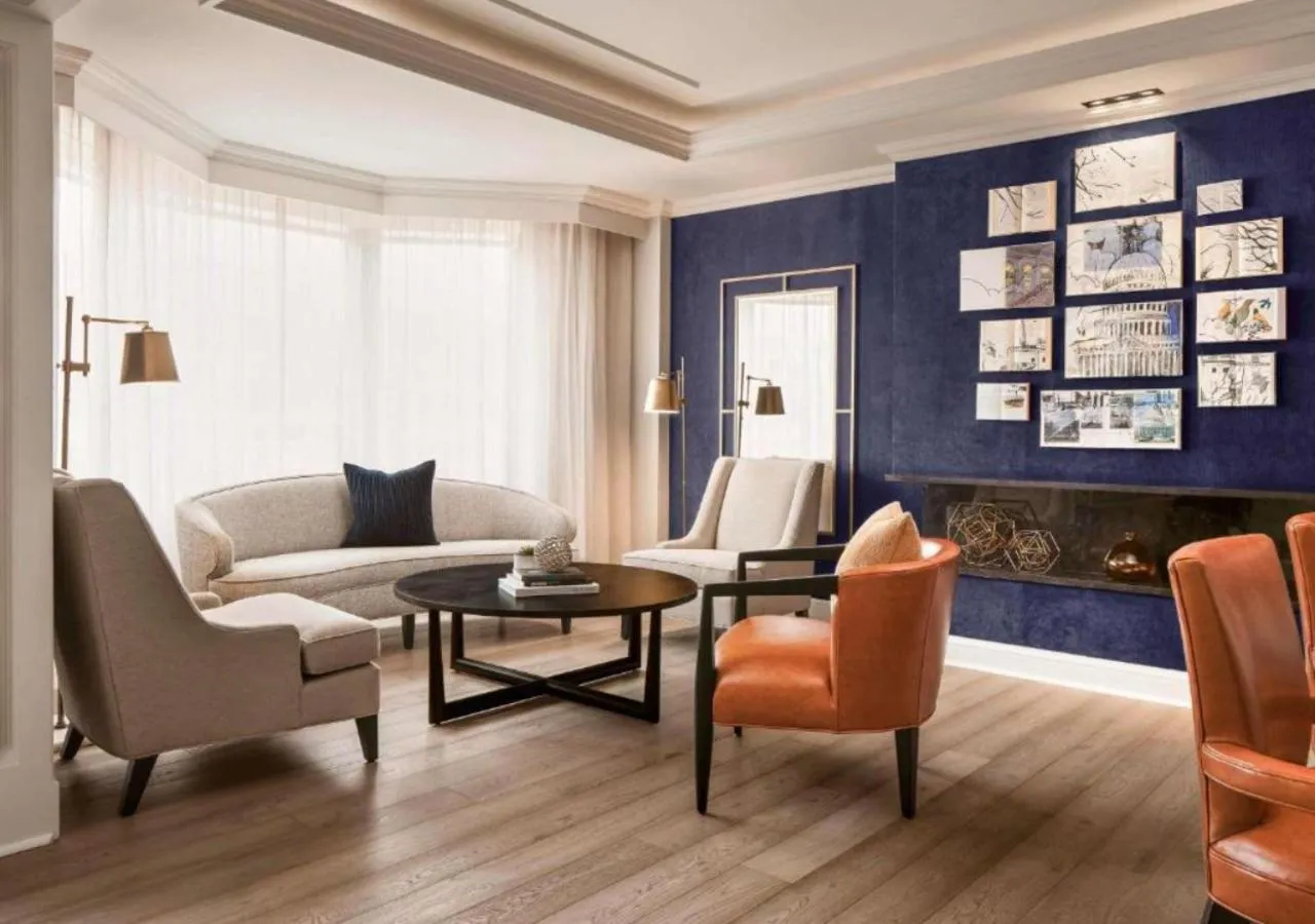 Communal lounge/ TV room in Fairmont Washington DC Gold Experience