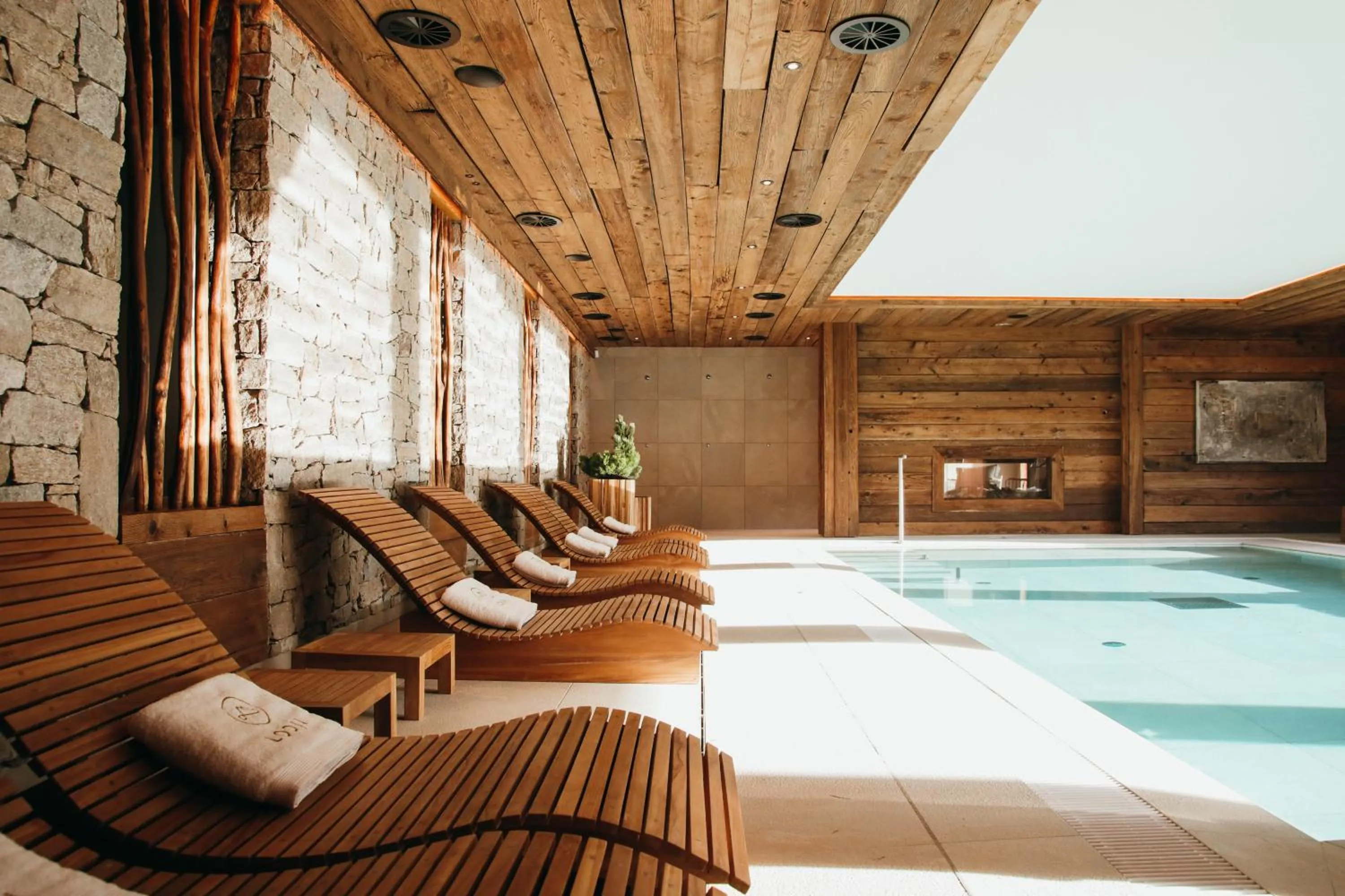 Hot Tub in Lodji Hotel & spa