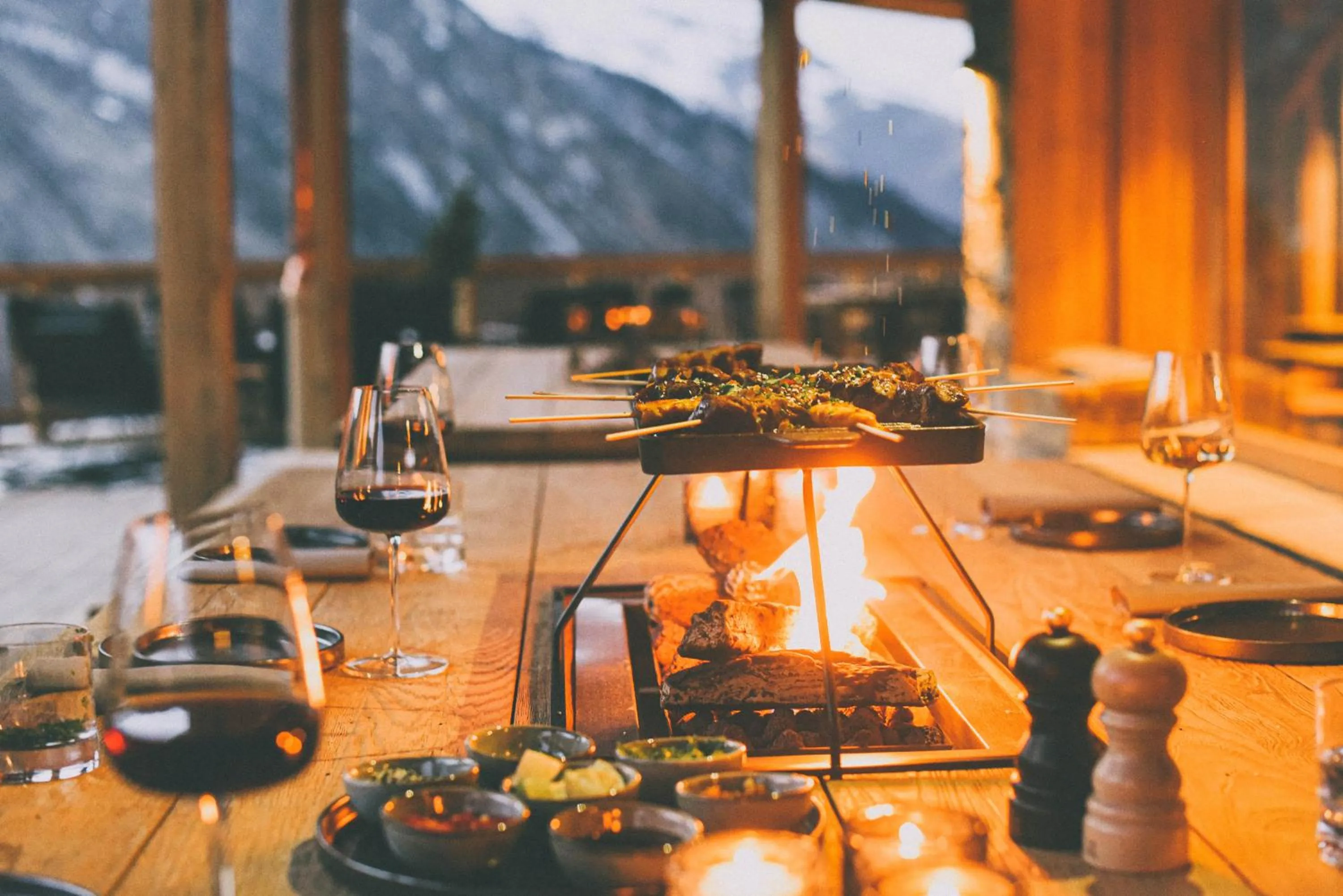 Restaurant/places to eat in Lodji Hotel & spa