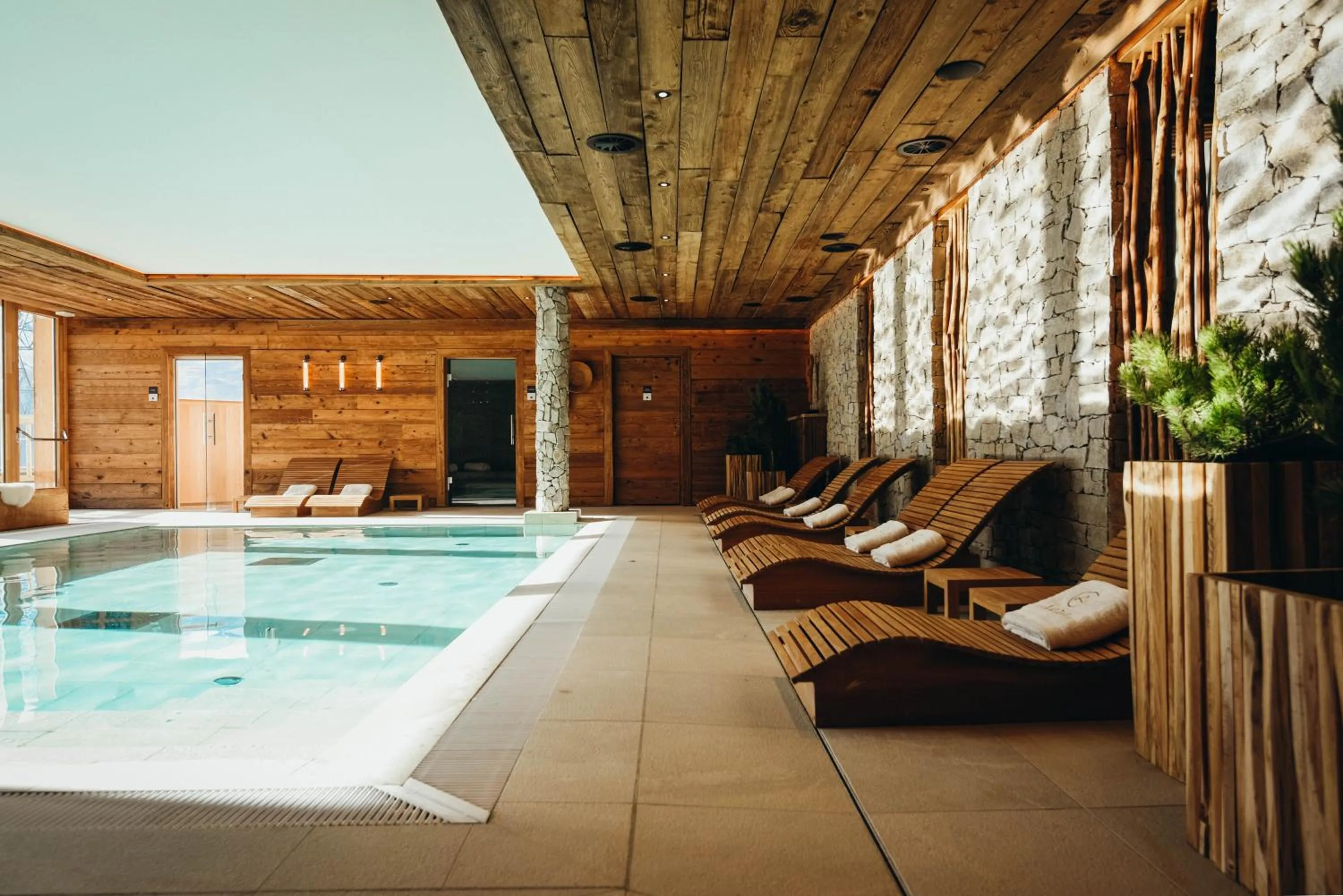 Hot Tub in Lodji Hotel & spa