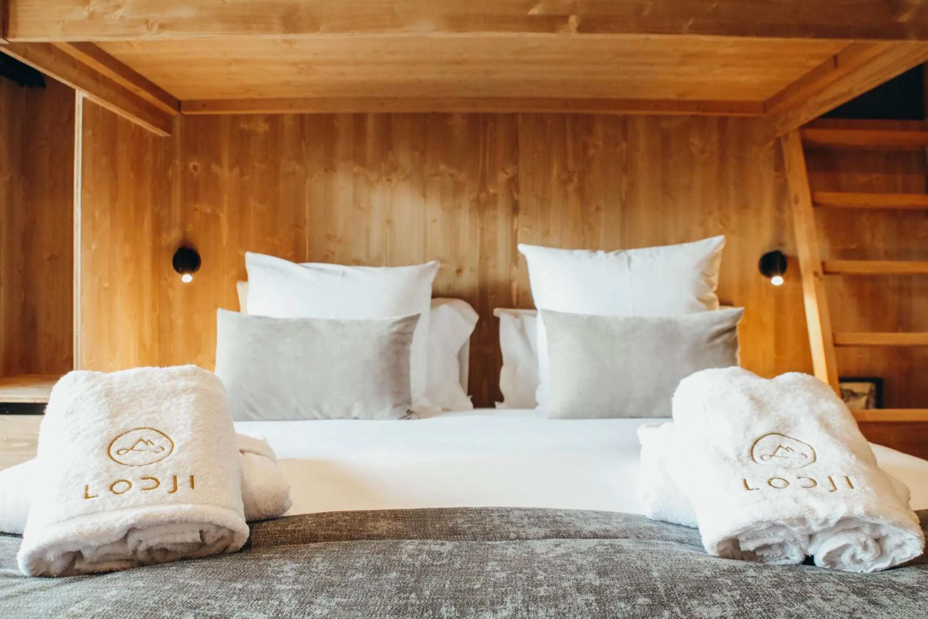 Bed in Lodji Hotel & spa