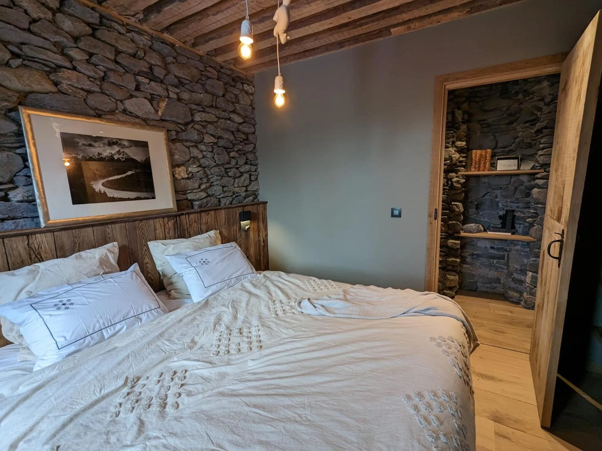 Bedroom, Bed in Lodji Hotel & spa