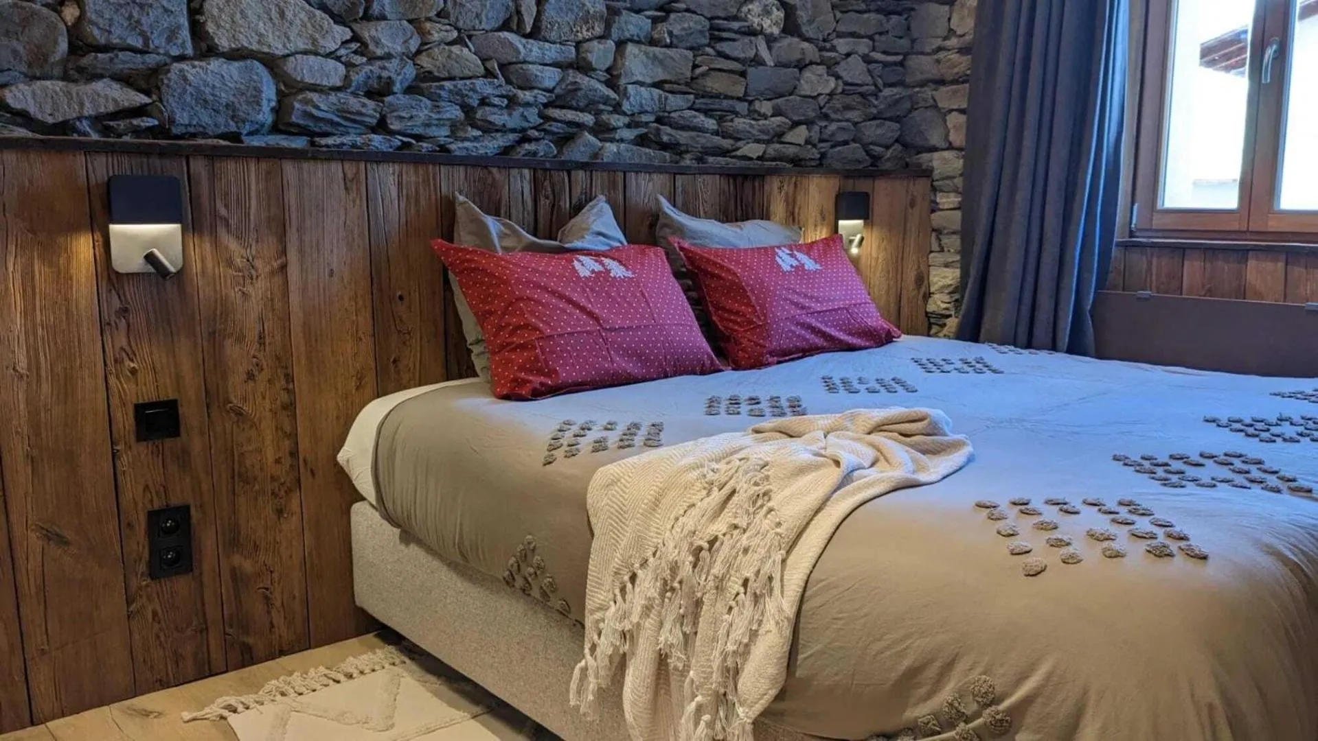 Bedroom, Bed in Lodji Hotel & spa