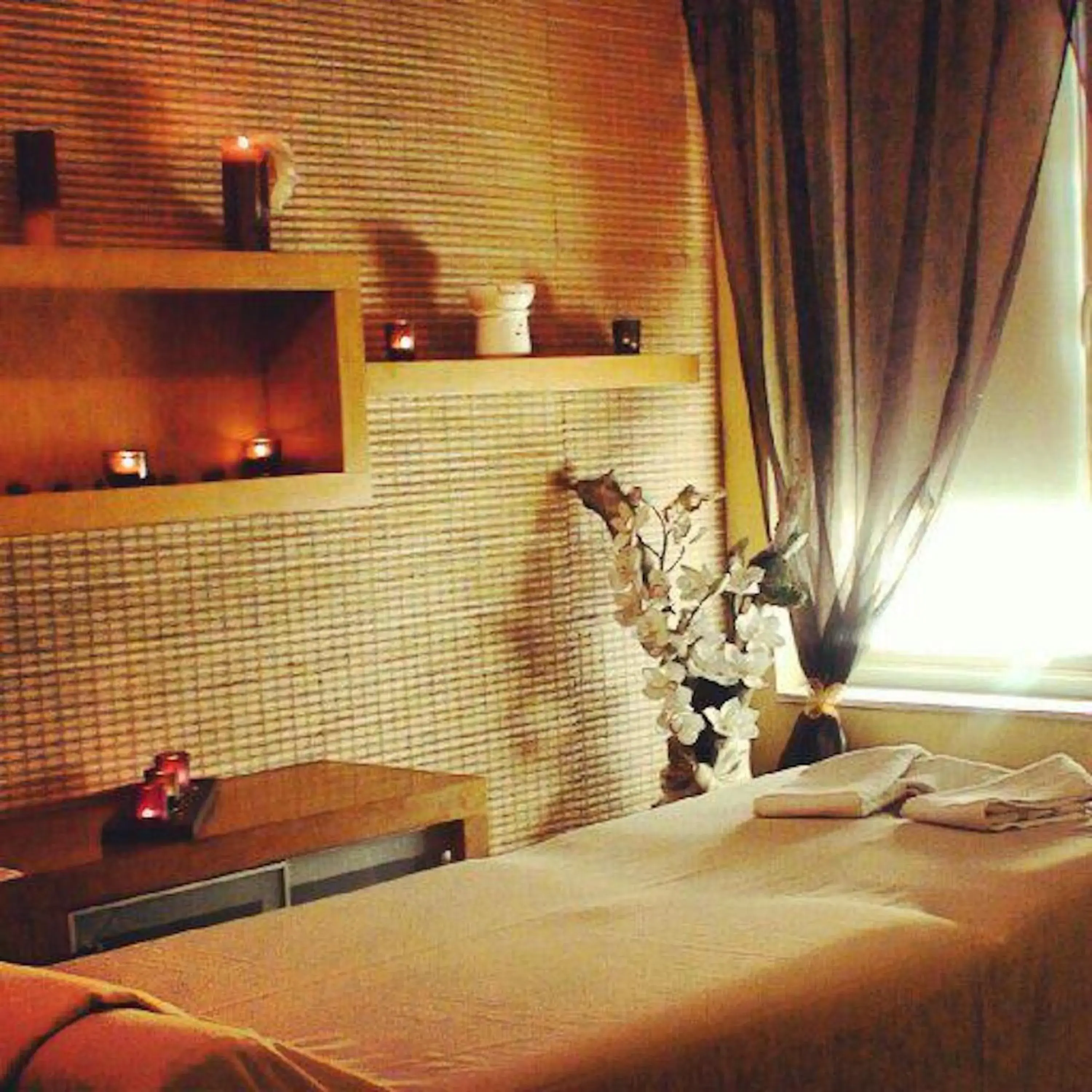 Massage, Bed in Aparthouse Borovo near Bulgaria Mall, free street parking Massage, Bed in Aparthouse Borovo near Bulgaria Mall, free street parking