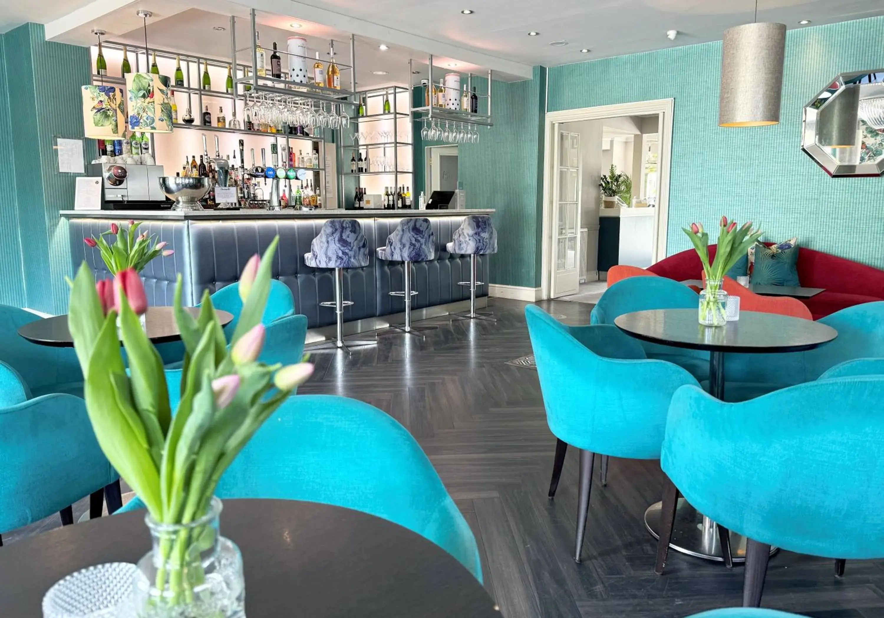 Lounge or bar in Hotel Collingwood BW Signature Collection Lounge or bar in Hotel Collingwood BW Signature Collection