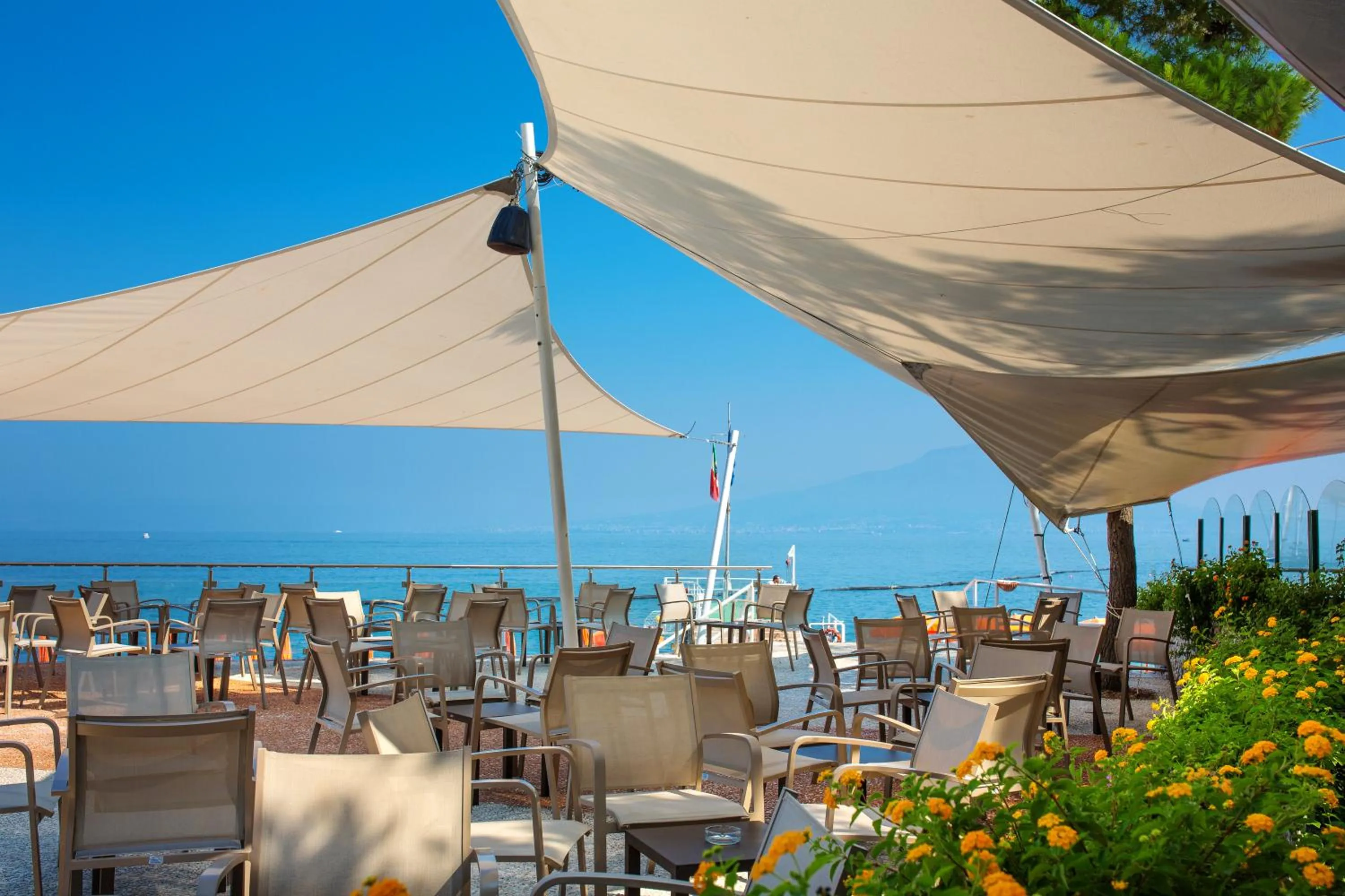 Restaurant/places to eat in Residence Le Axidie