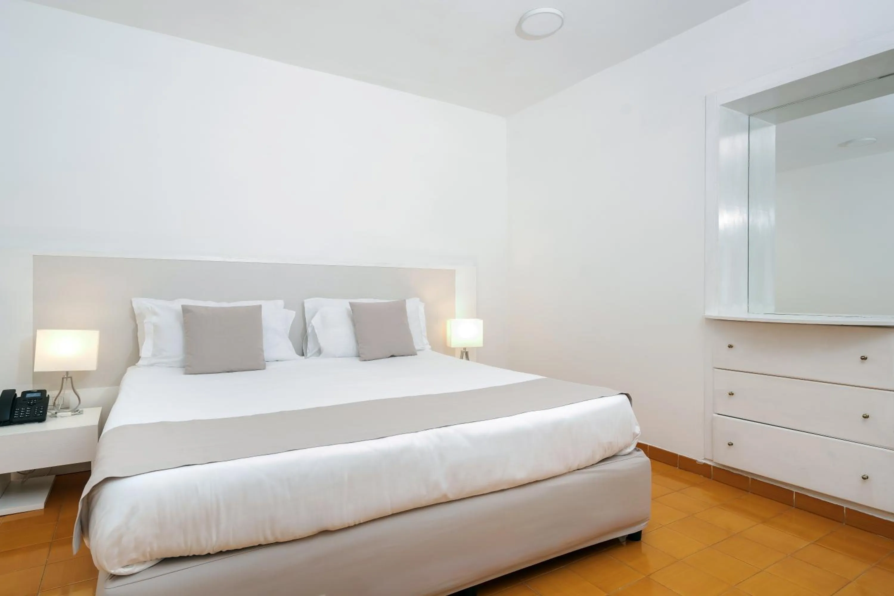 Photo of the whole room, Bed in Residence Le Axidie