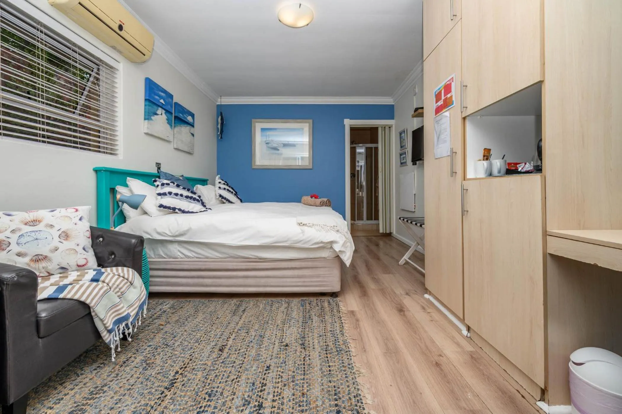 Photo of the whole room, Bed in Keiskama B & B