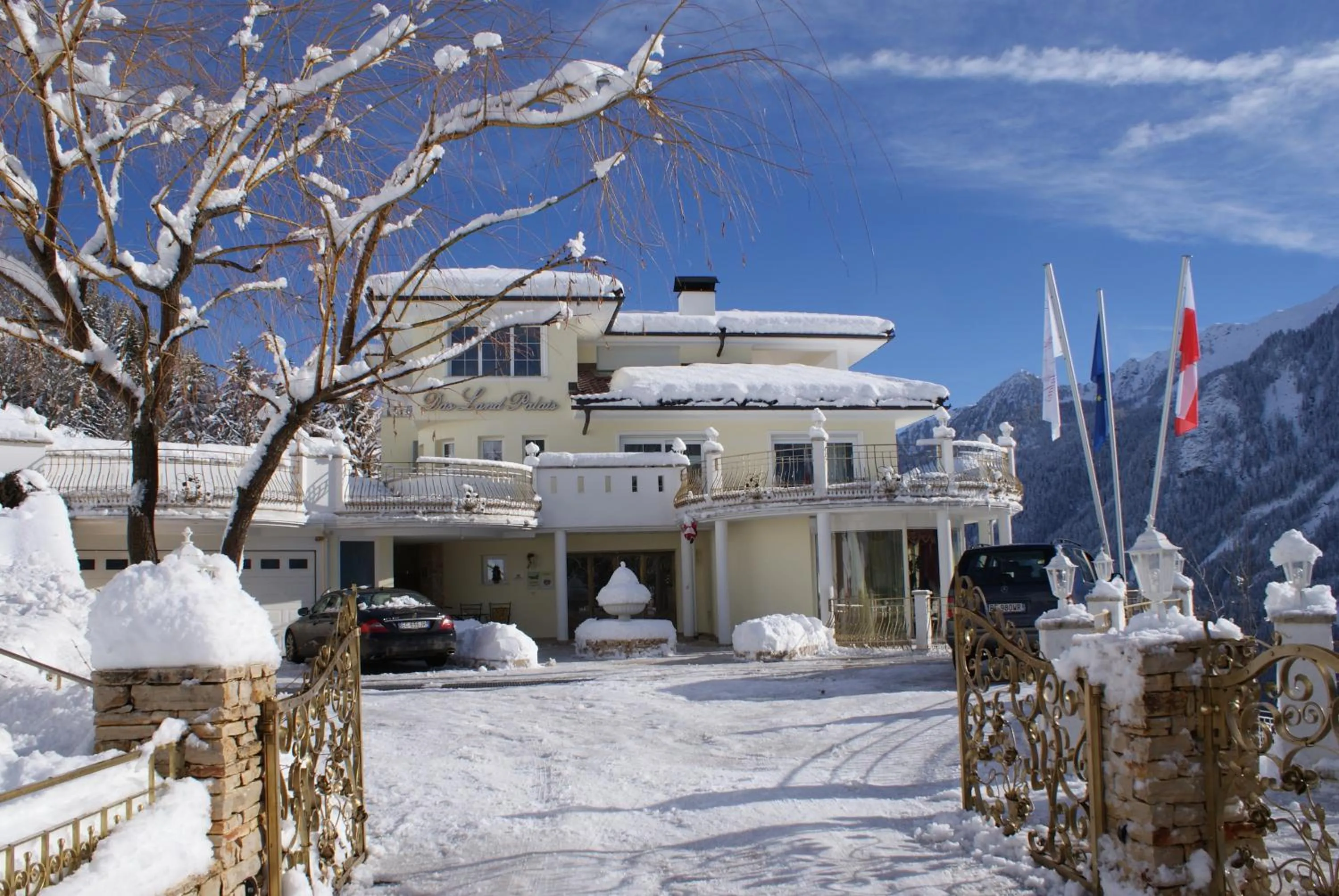 Facade/entrance in Das Land-Palais - Your lovely Mountain Hideaway