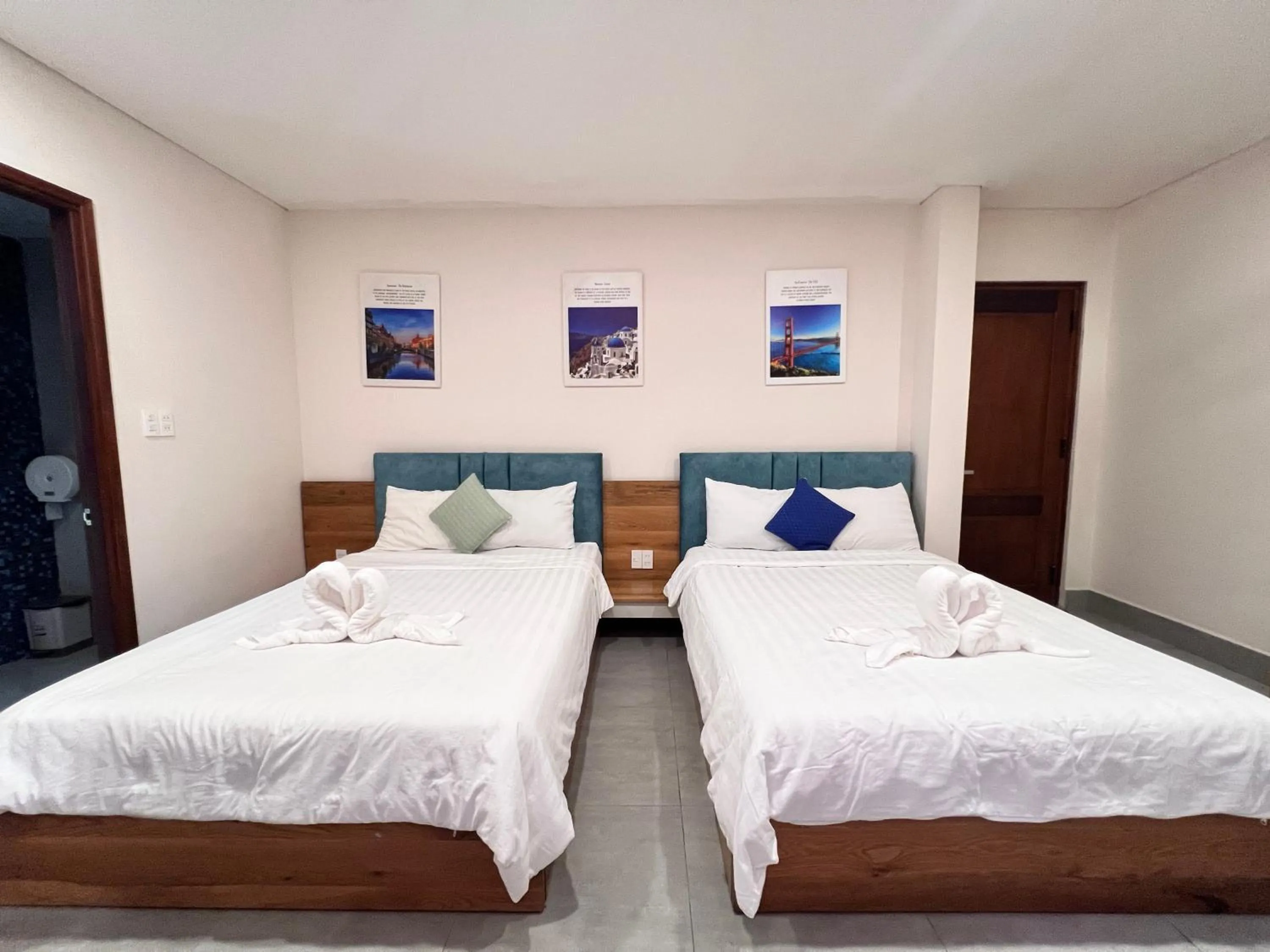 Bed in TTR Rin Villa & Hotel
