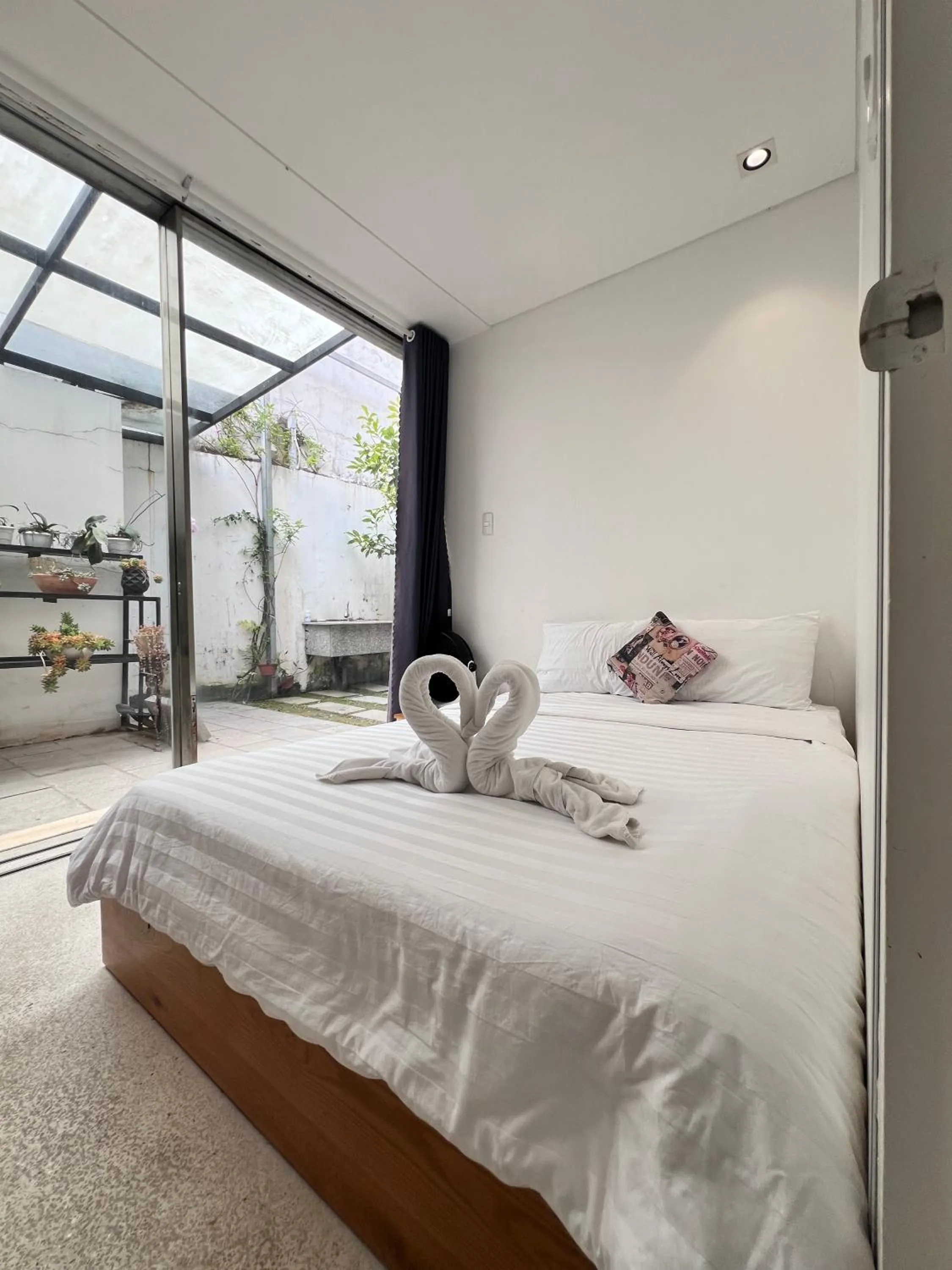 Bed in TTR Rin Villa & Hotel
