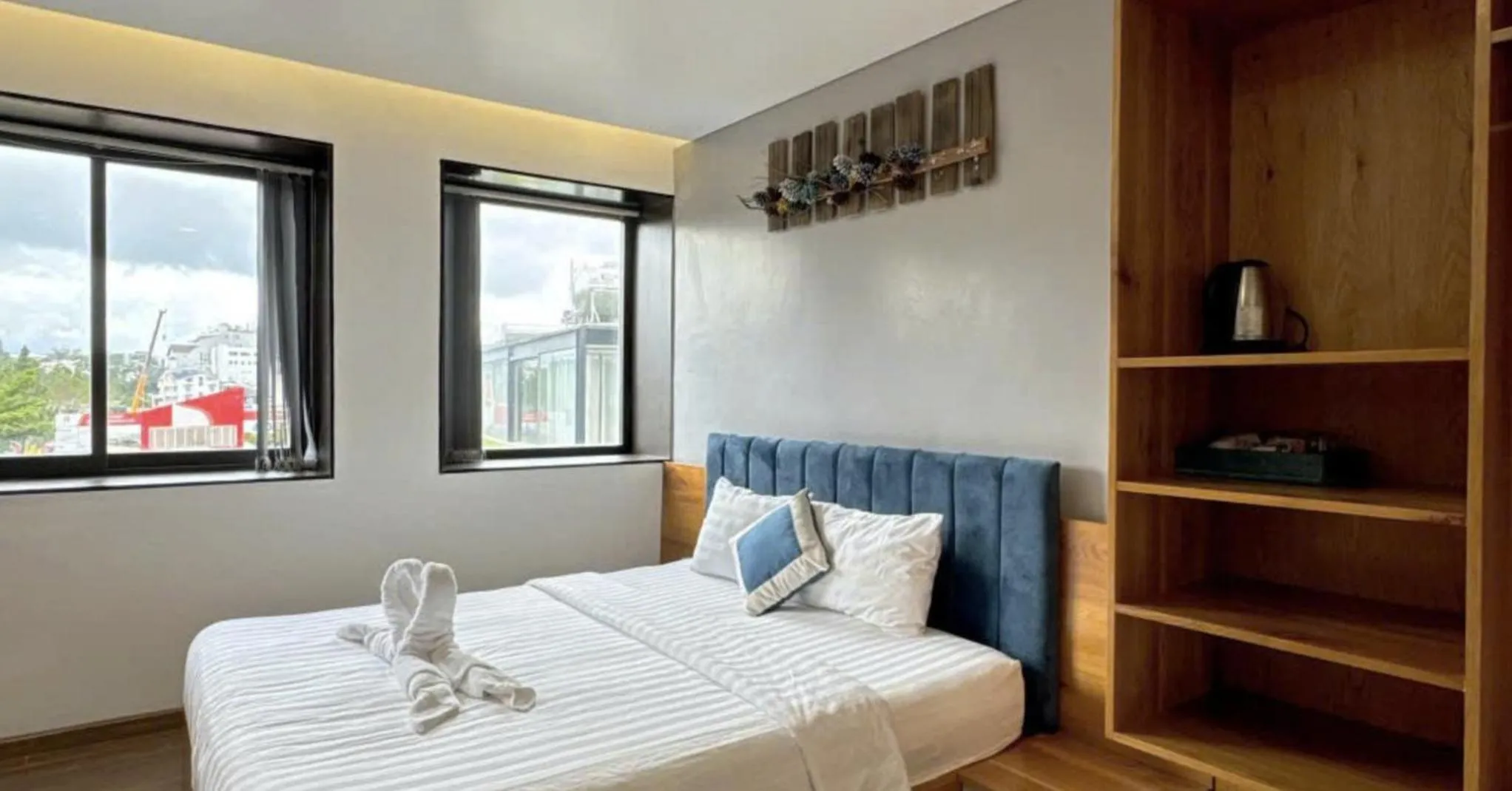 Bed in TTR Rin Villa & Hotel