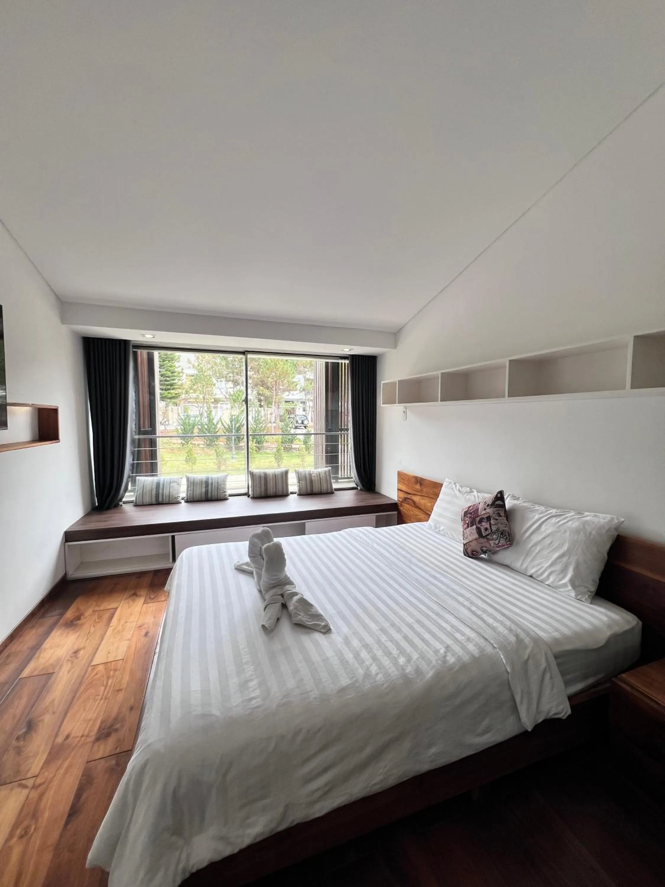 Bed in TTR Rin Villa & Hotel