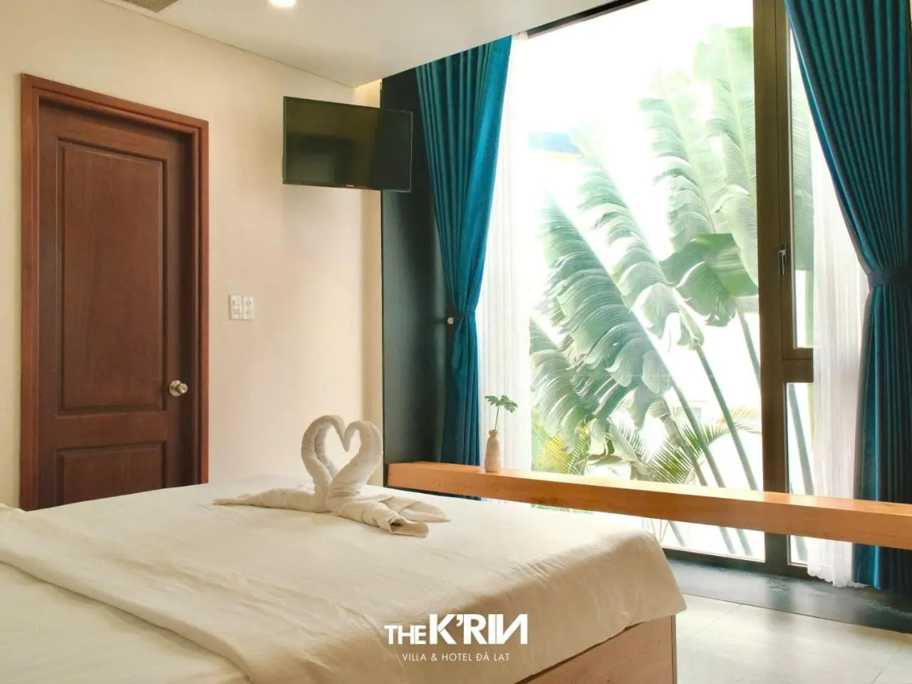 Bed in TTR Rin Villa & Hotel