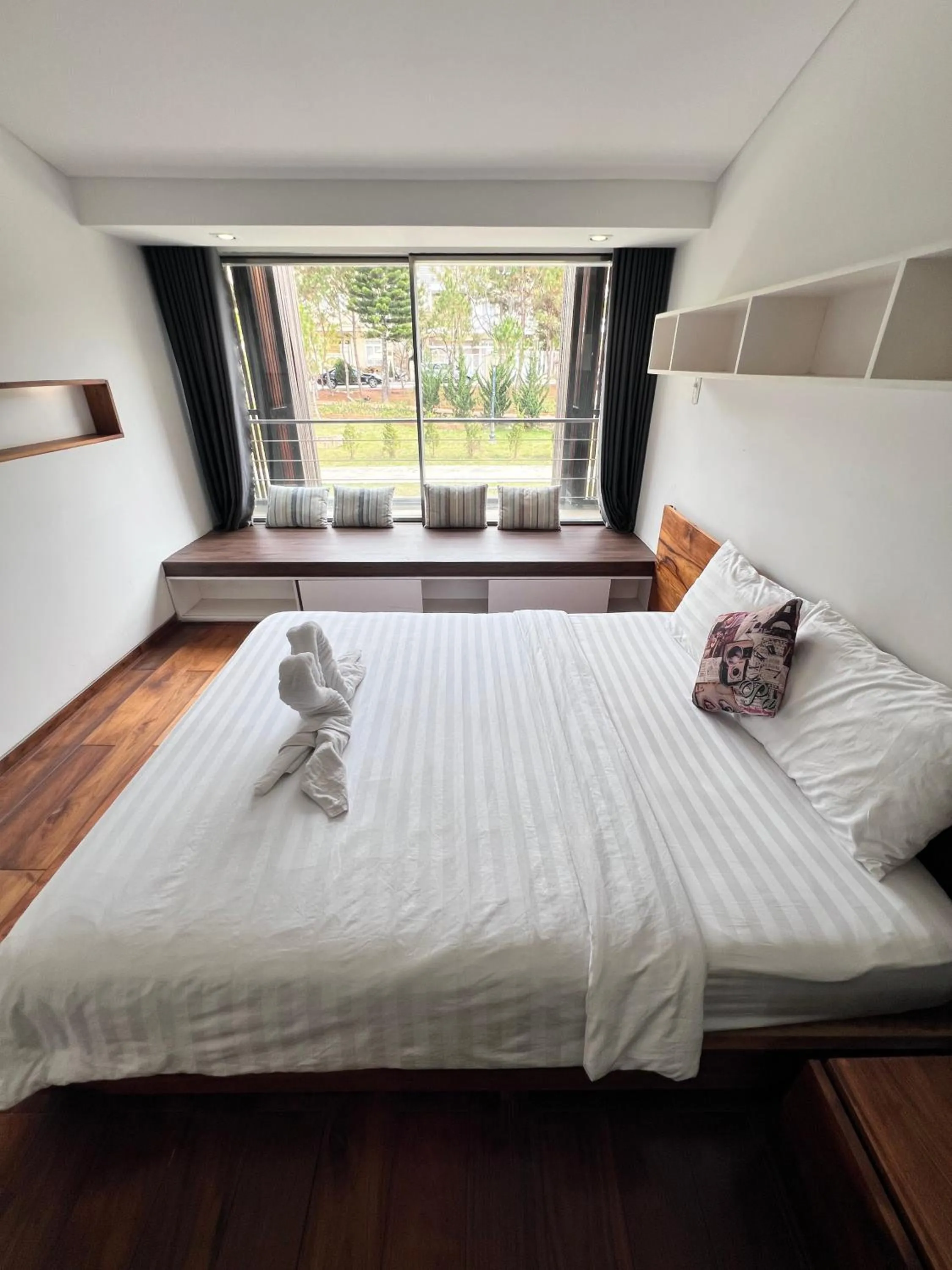 Bed in TTR Rin Villa & Hotel