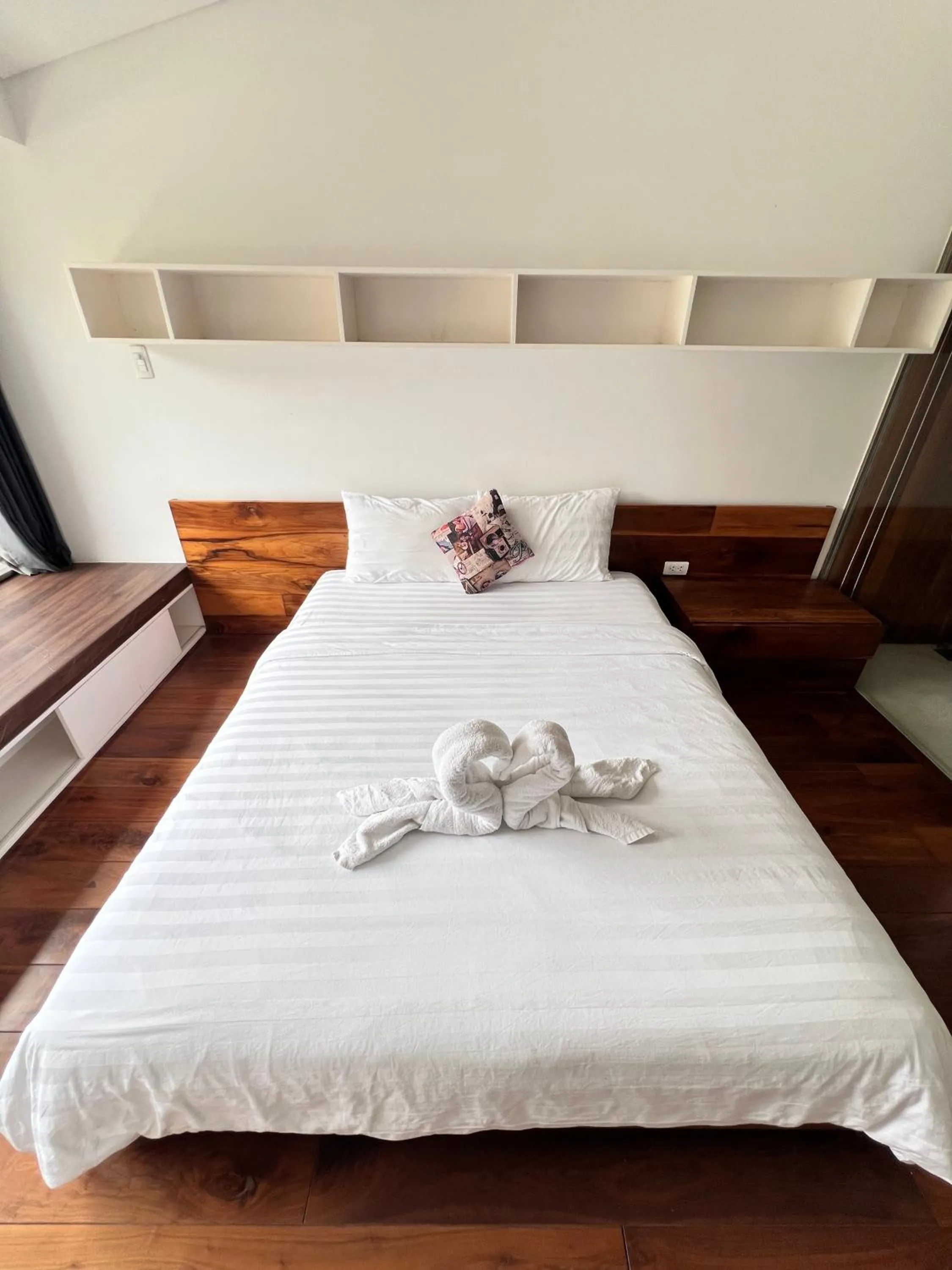 Bed in TTR Rin Villa & Hotel