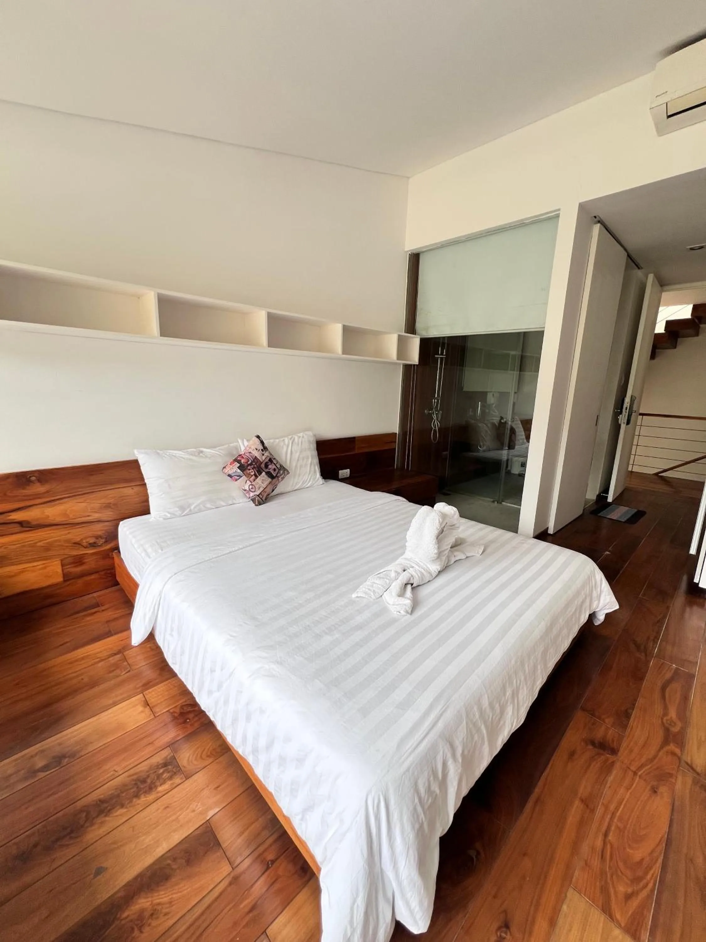 Bed in TTR Rin Villa & Hotel