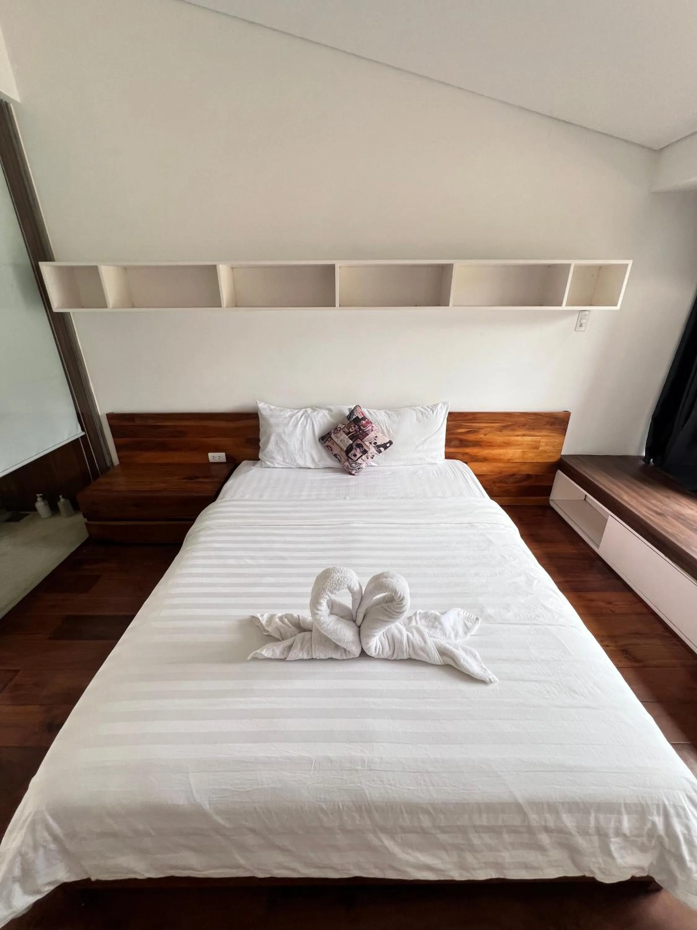 Bed in TTR Rin Villa & Hotel