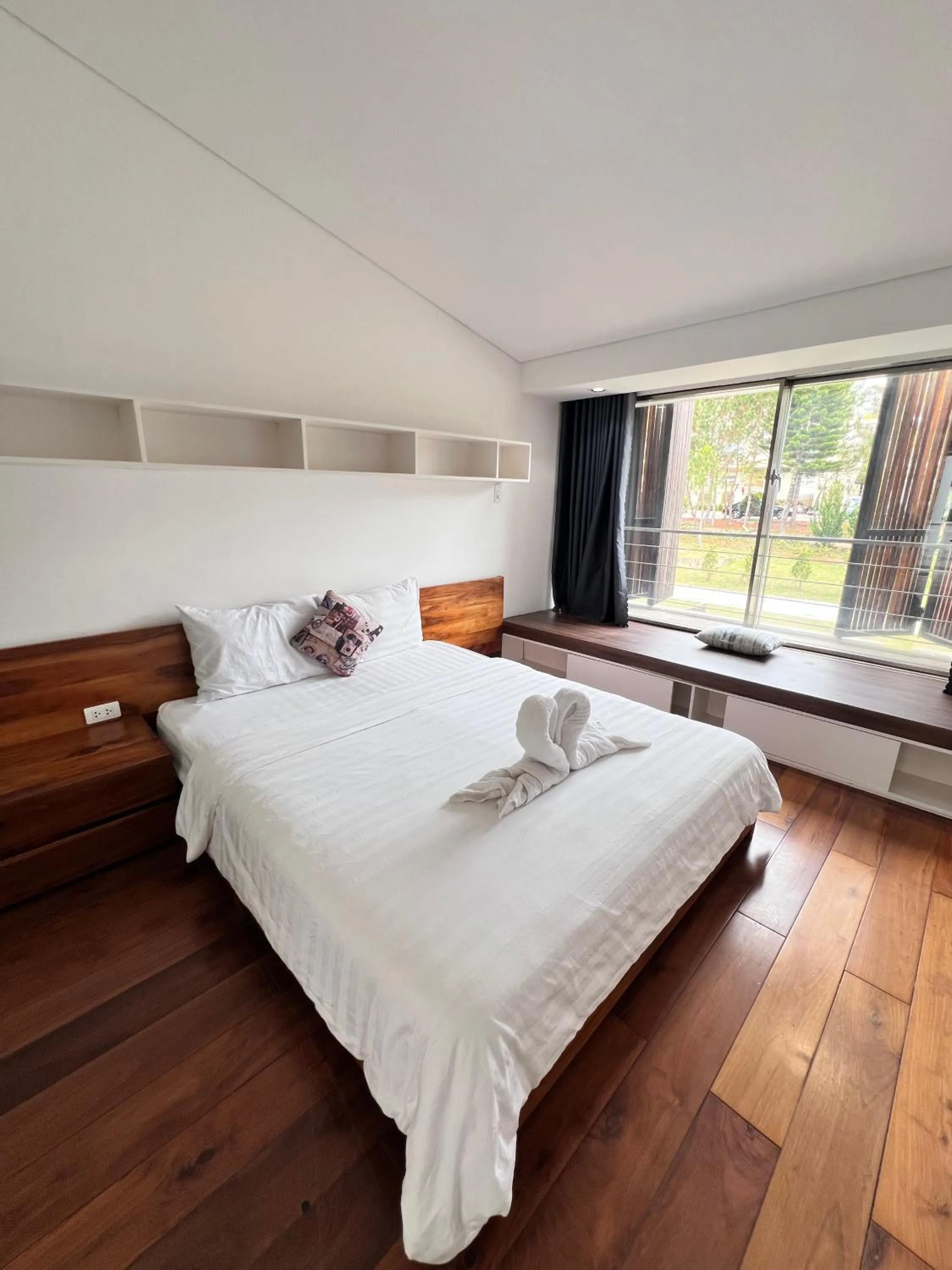 Bed in TTR Rin Villa & Hotel