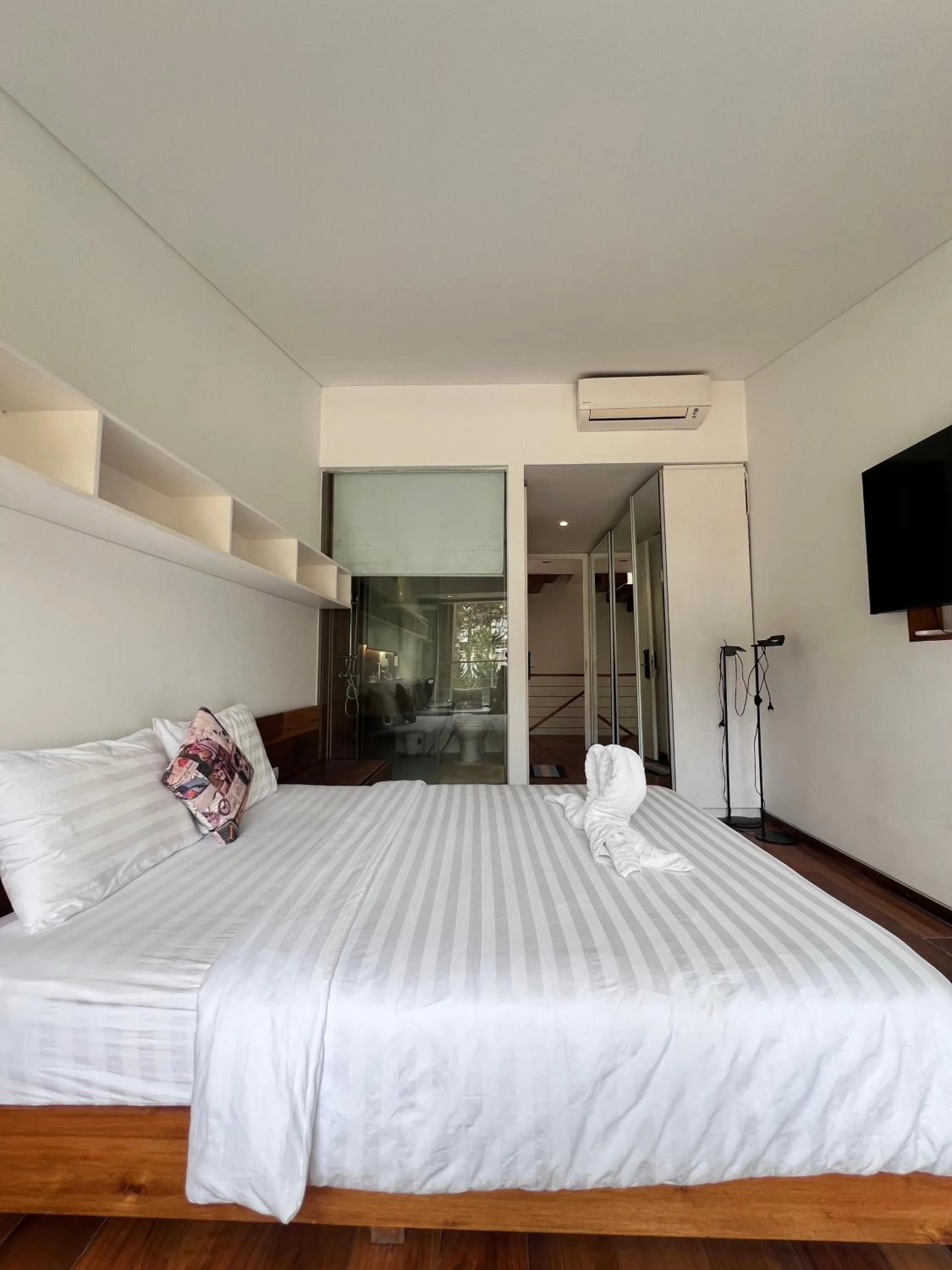 Bed in TTR Rin Villa & Hotel