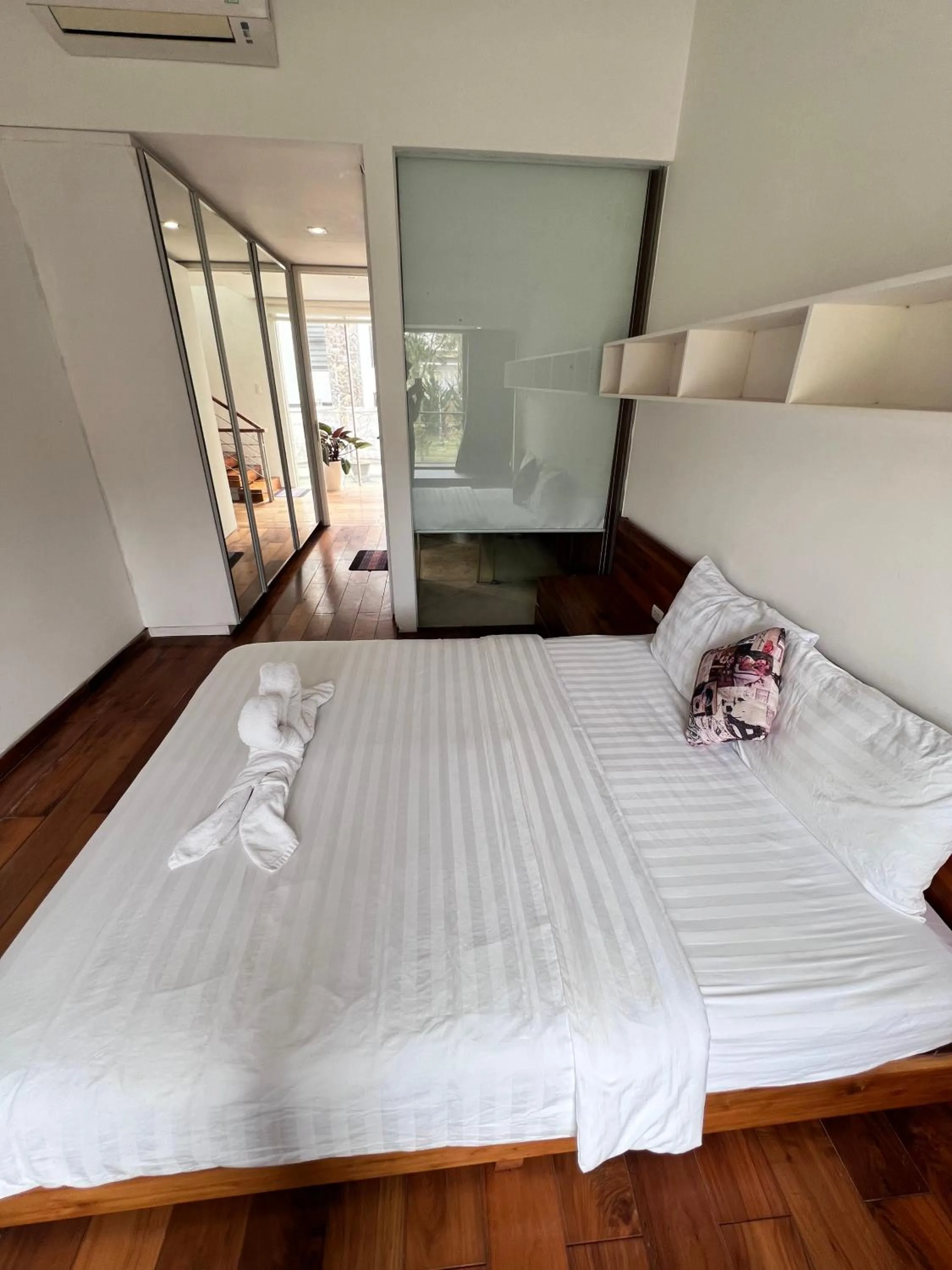 Bed in TTR Rin Villa & Hotel