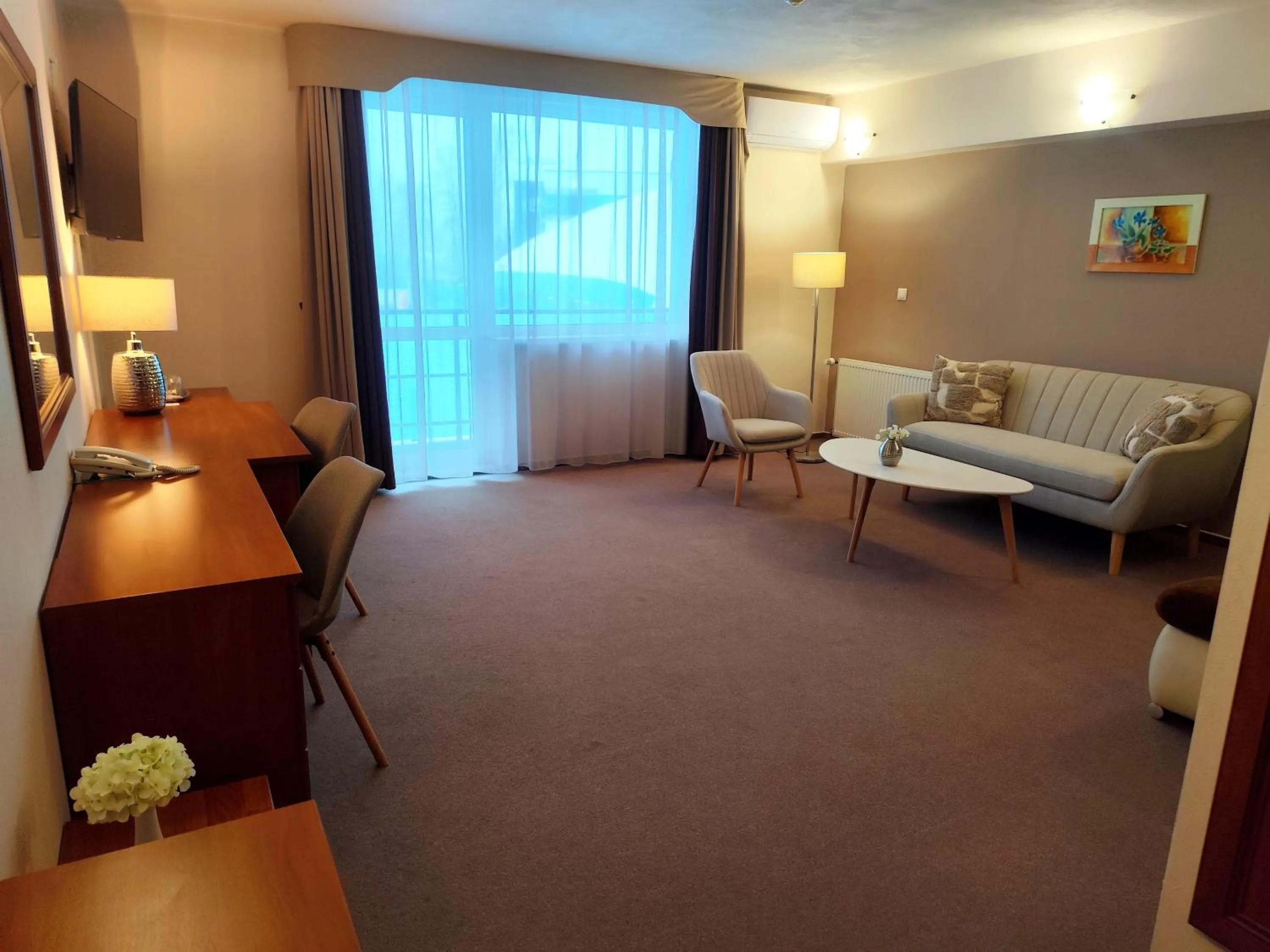 Bed in Dixon Resort & Wellness