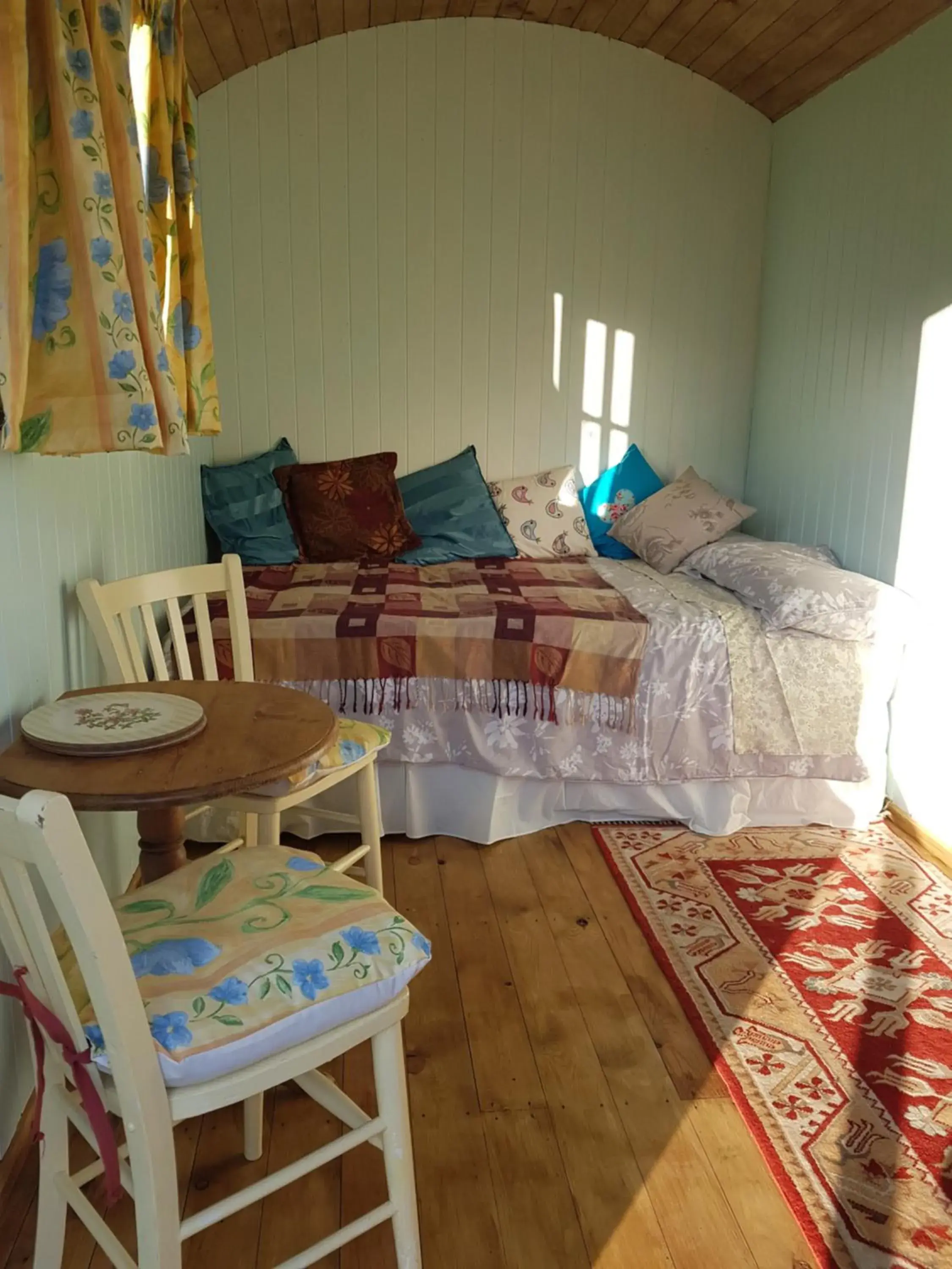 Shepherds hut Dolly wagon Shepherds hut Dolly wagon