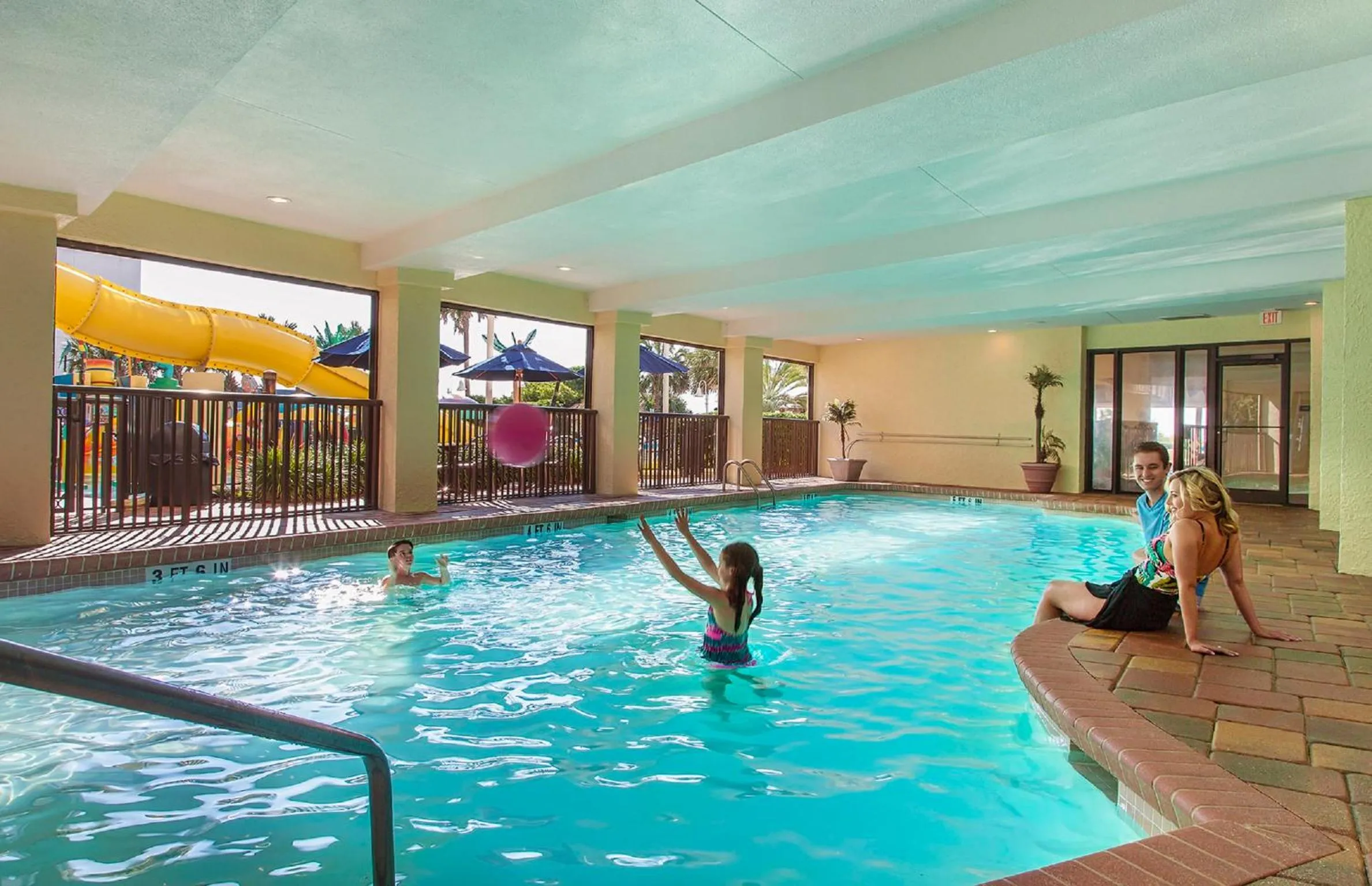 Swimming pool in Sea Crest Oceanfront Resort