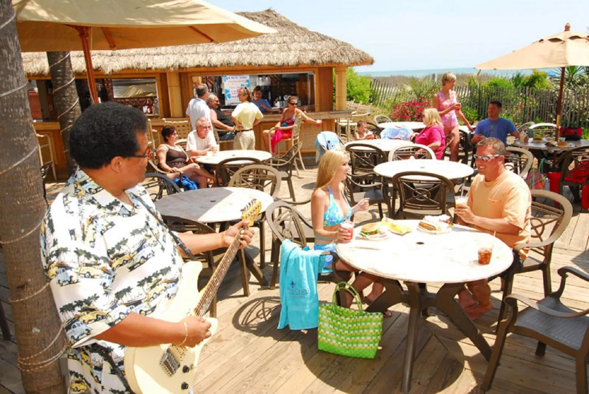 Lounge or bar in Sea Crest Oceanfront Resort Lounge or bar in Sea Crest Oceanfront Resort