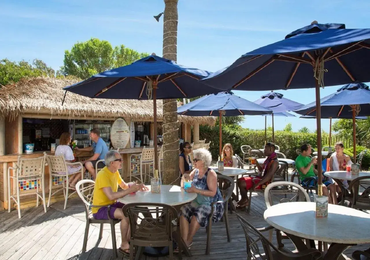 Lounge or bar in Sea Crest Oceanfront Resort Lounge or bar in Sea Crest Oceanfront Resort