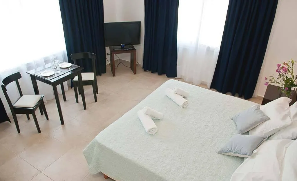 Day, Bed in Pro Hotel