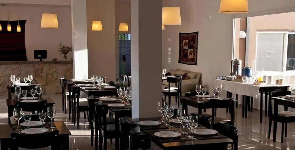 Restaurant/places to eat in Pro Hotel