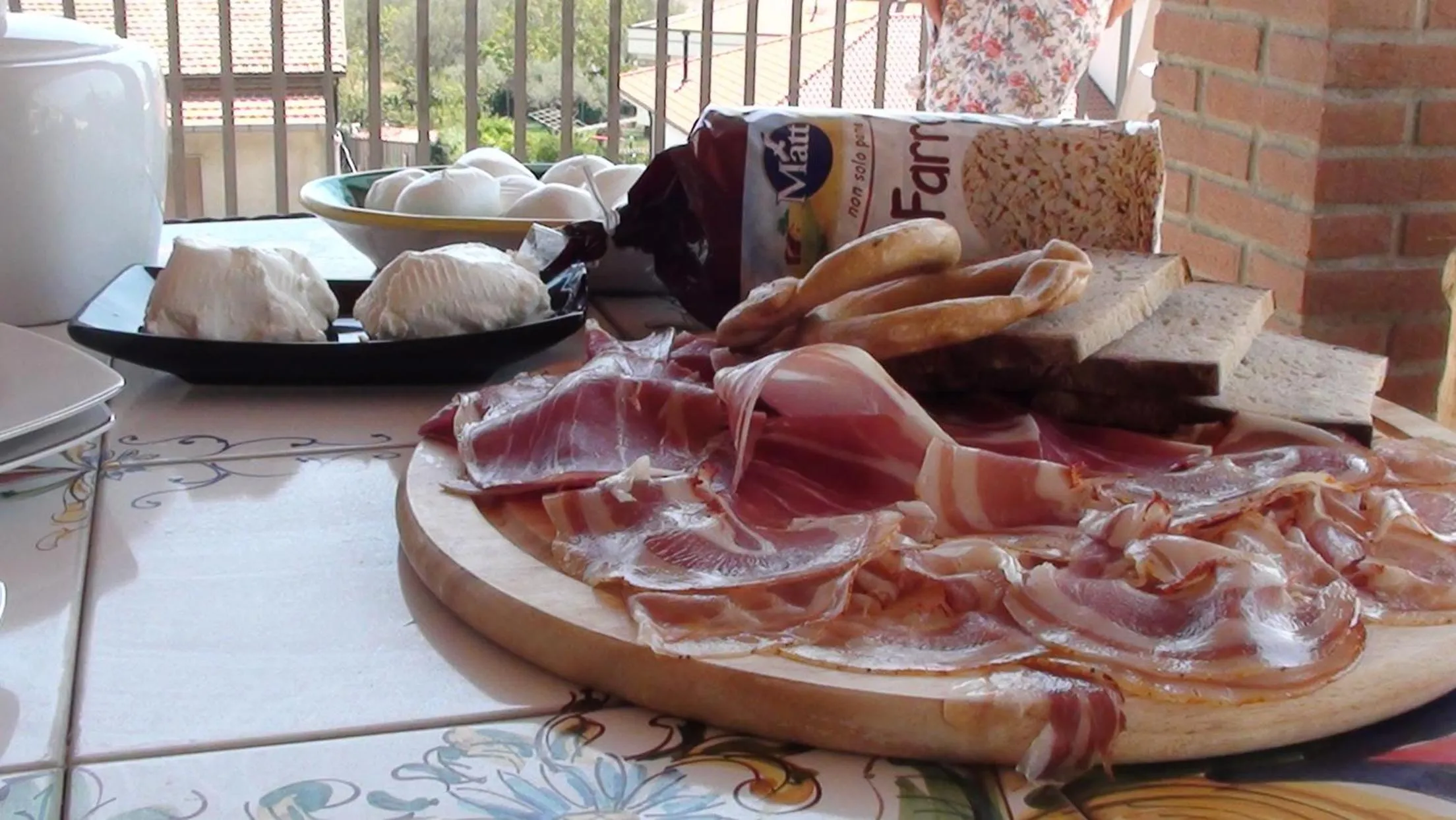 Continental breakfast in Cliobb