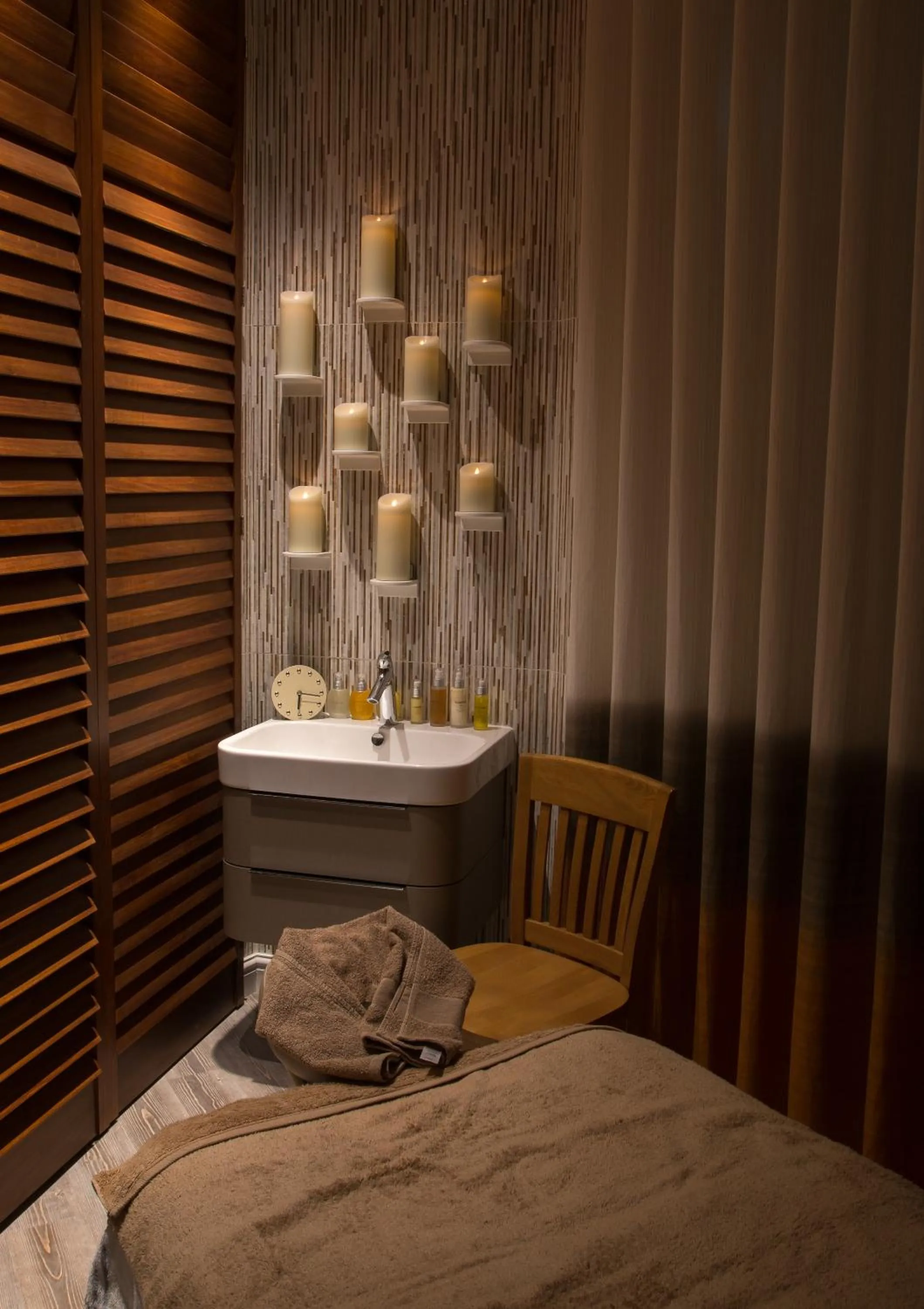 Massage, Bed in Ilsington Country House Hotel & Spa