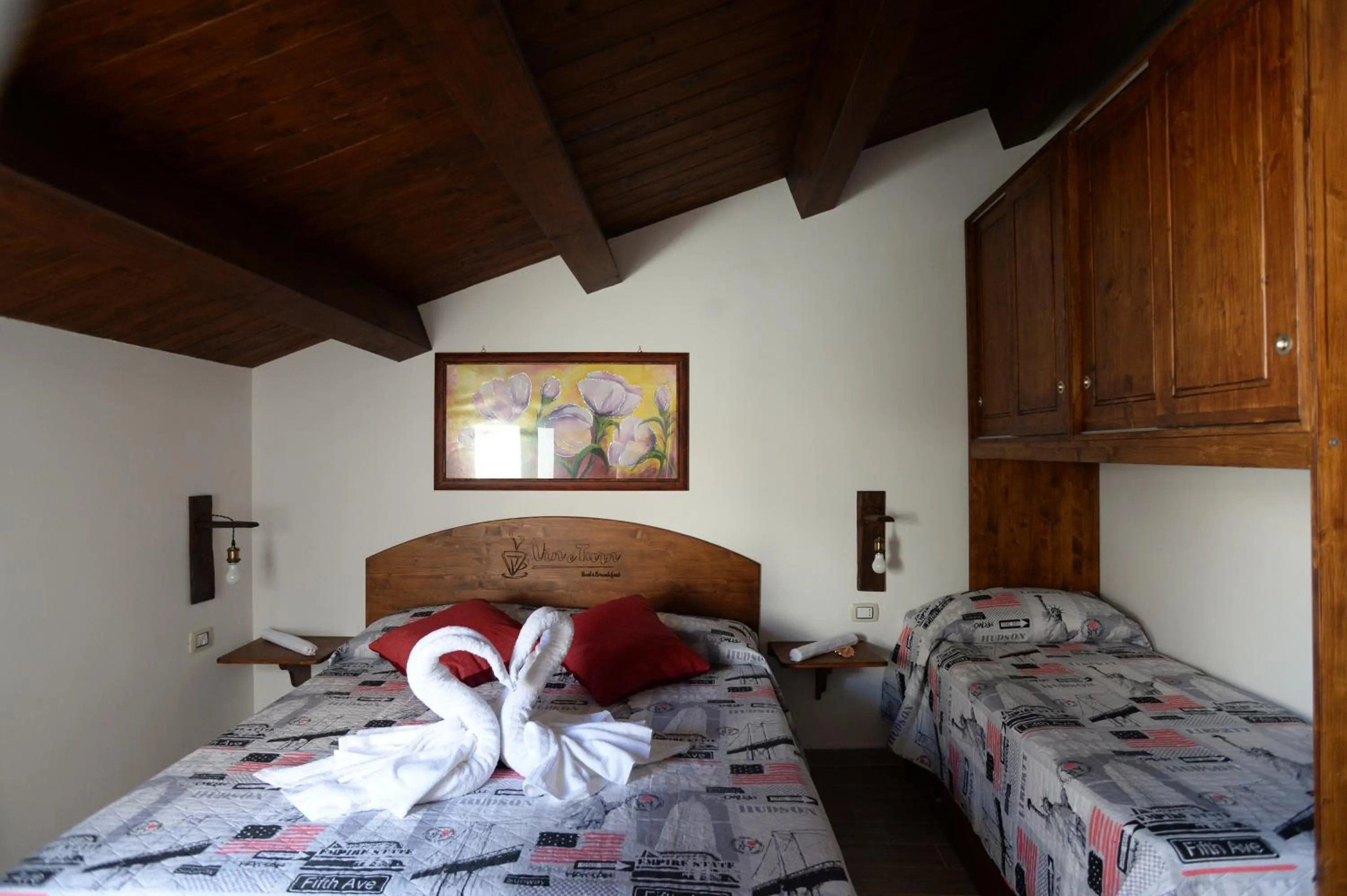 Photo of the whole room in Vin e Turn