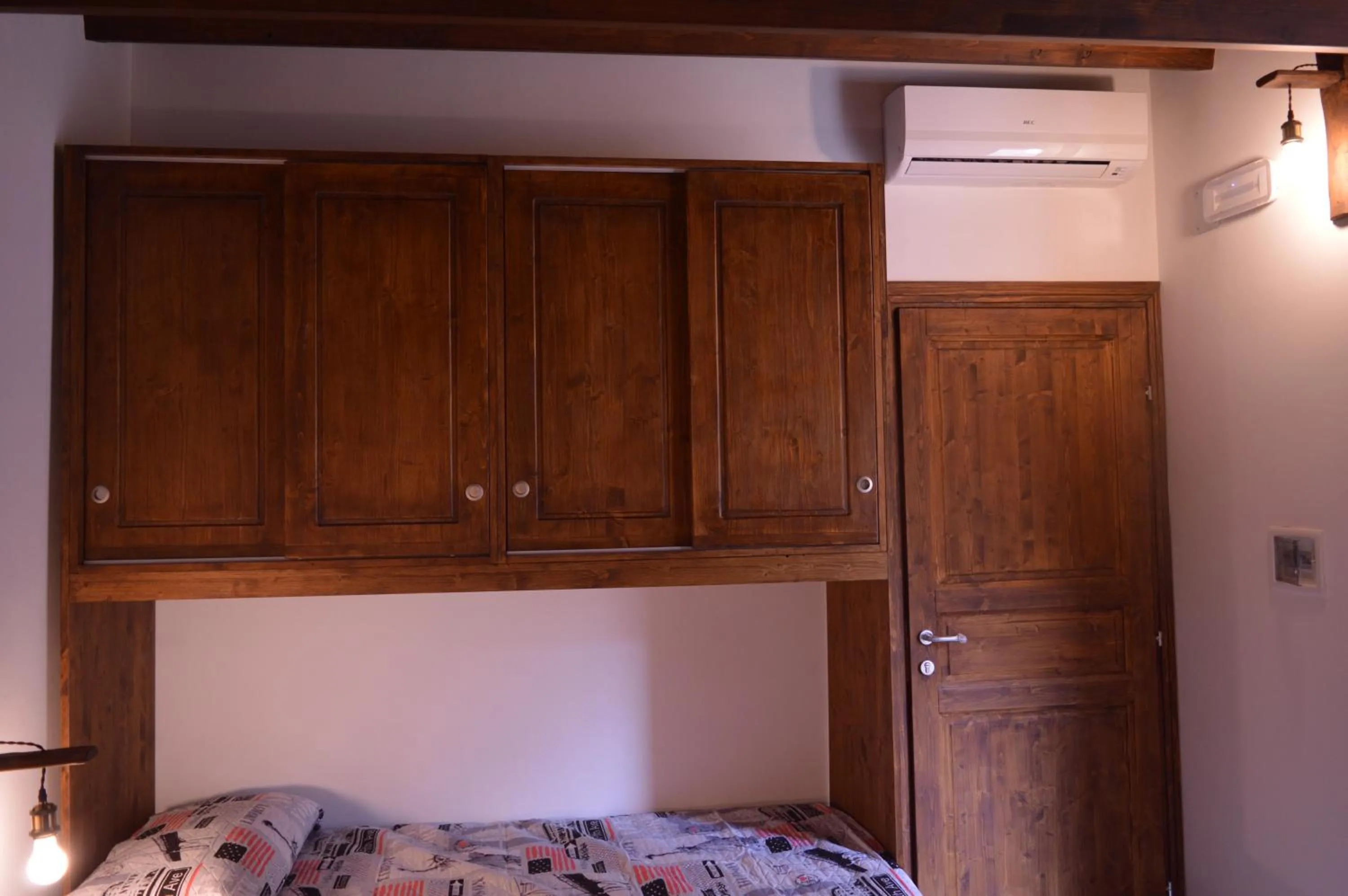 Decorative detail in Vin e Turn