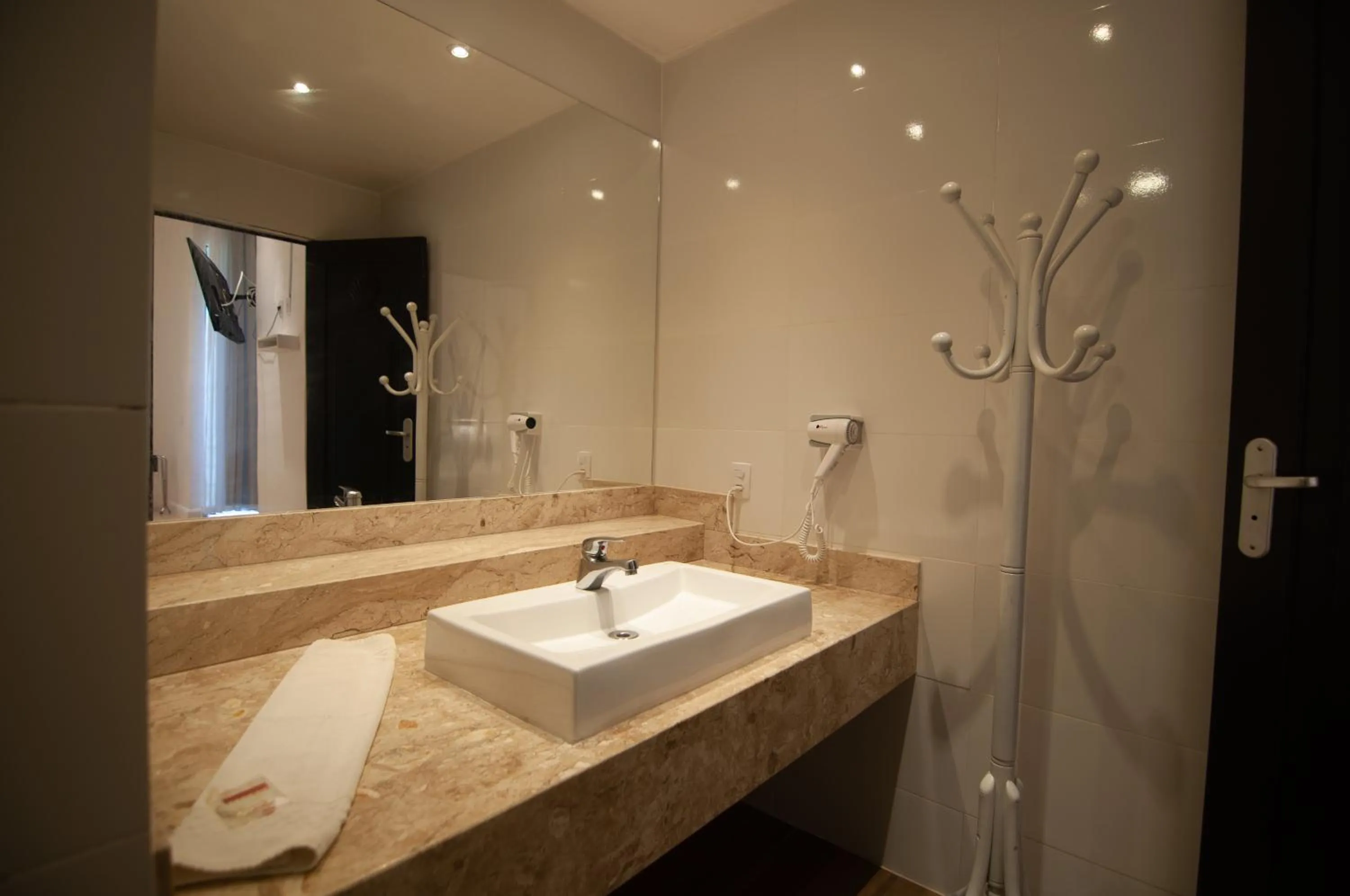 Bathroom in Greco Hotel